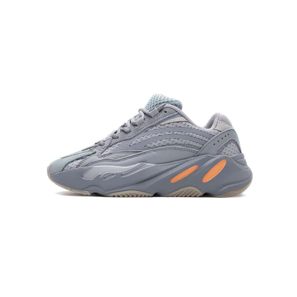 Adidas Yeezy 700