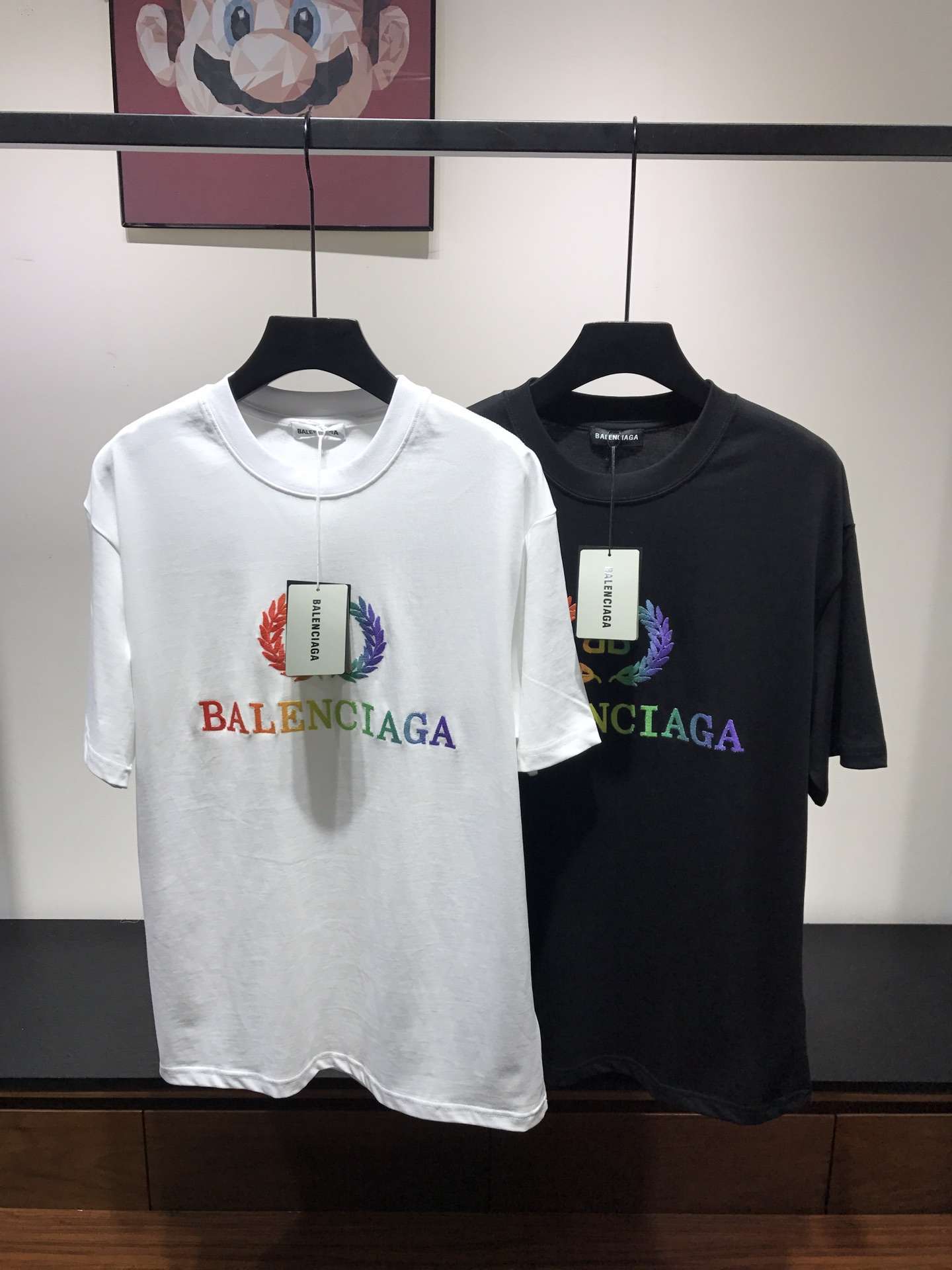 Camiseta Balenciaga Logo Multicolor