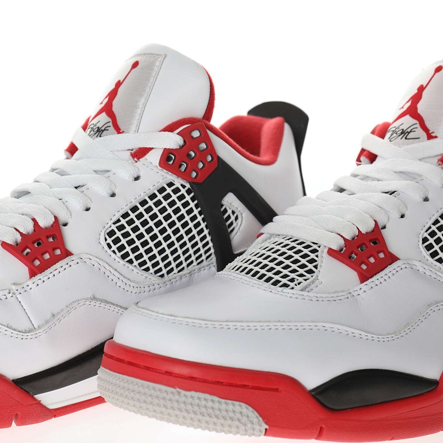 Alternative view of Air Jordan 4 Retro "Release"