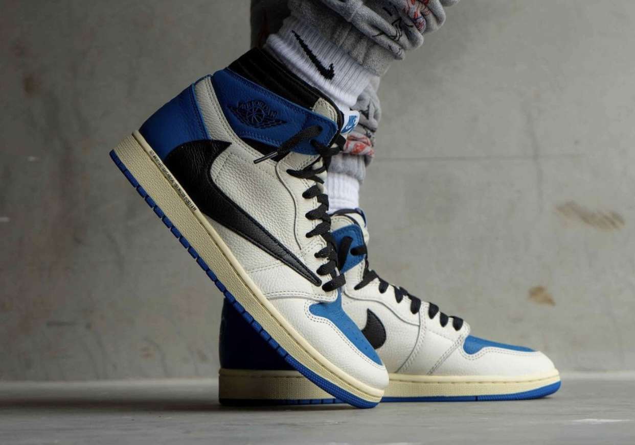 Alternative view of Travis Scott x Fragment x Air Jordan High OG "Military Blue"