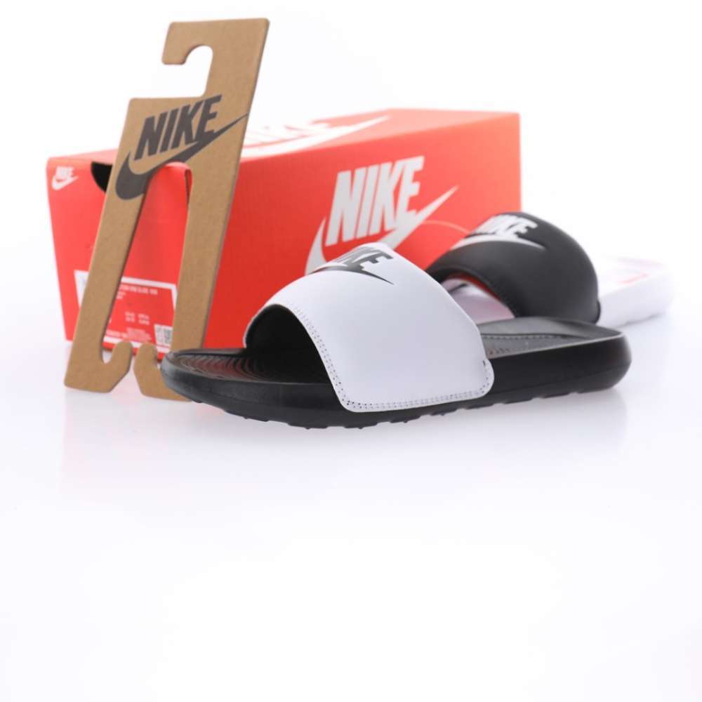 Chanclas Nike B&W SS21