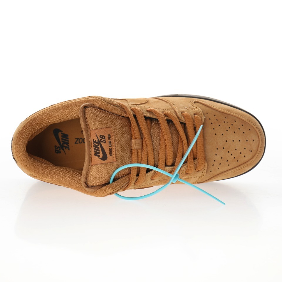 Alternative view of Nike SB Dunk Low "Moccha"