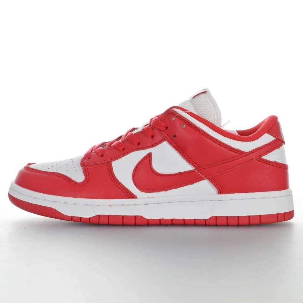 Nike SB Dunk Low "University Red"
