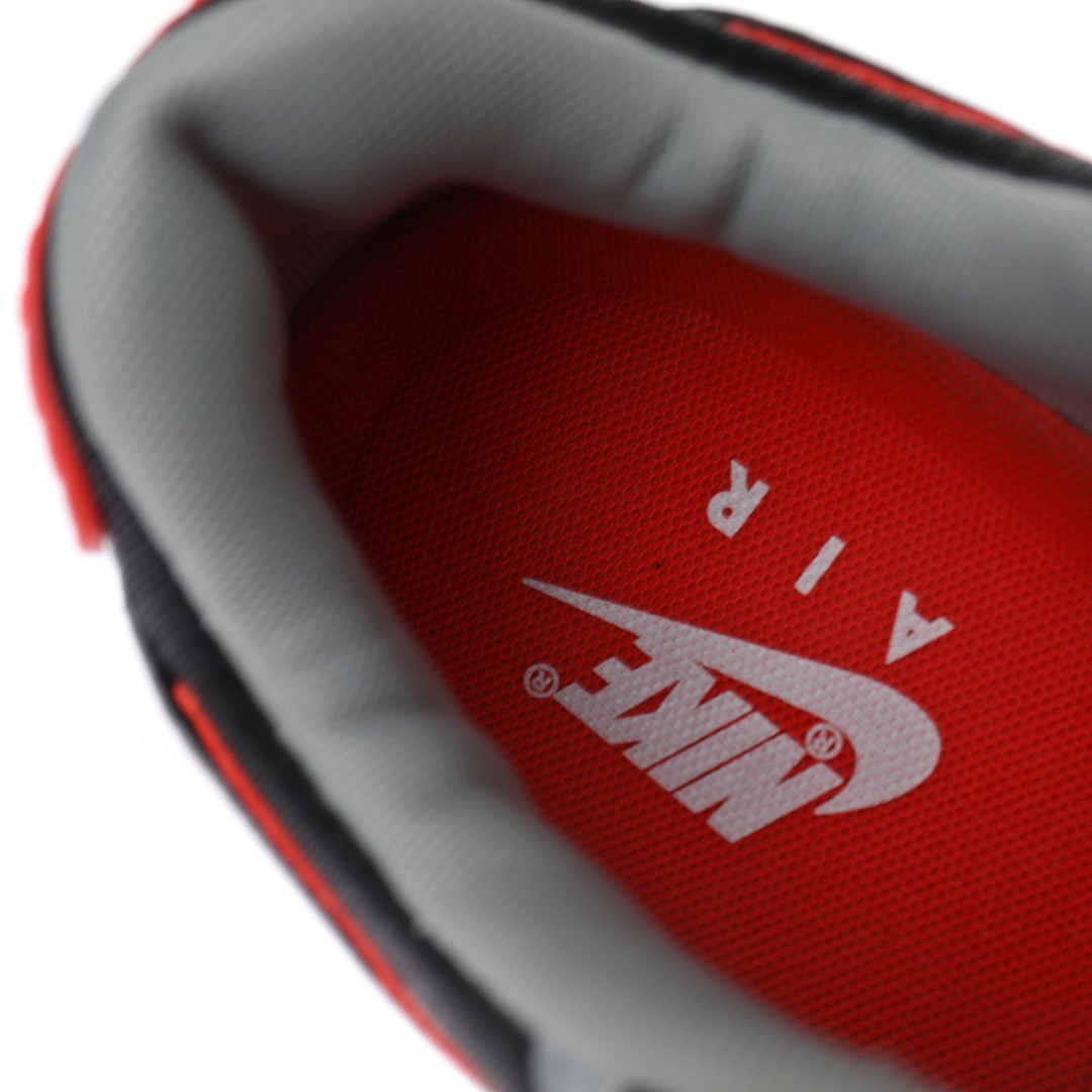 Alternative view of Nike Air Max 90"Black Radiant Red"