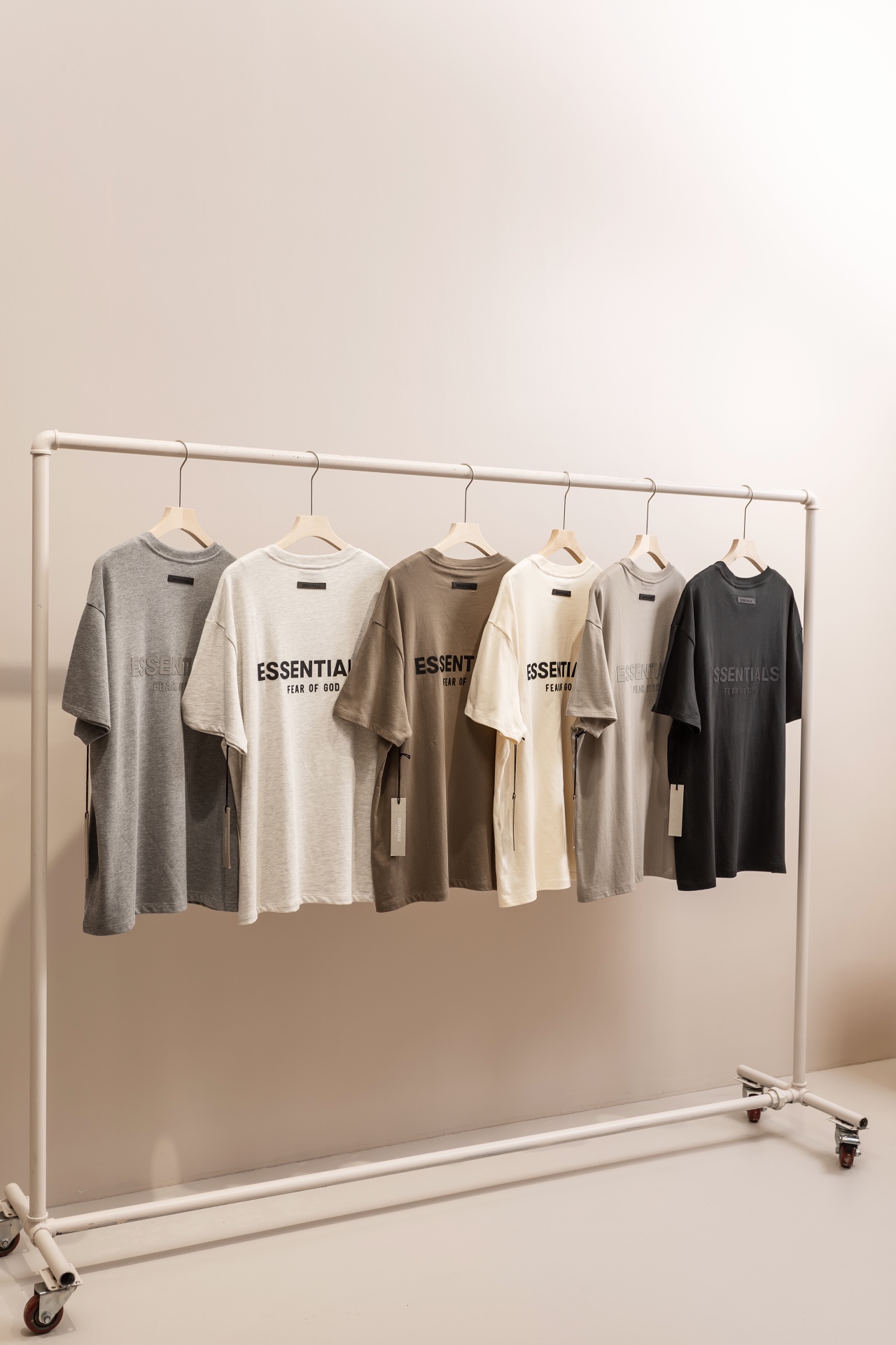 Alternative view of Camiseta Essentials