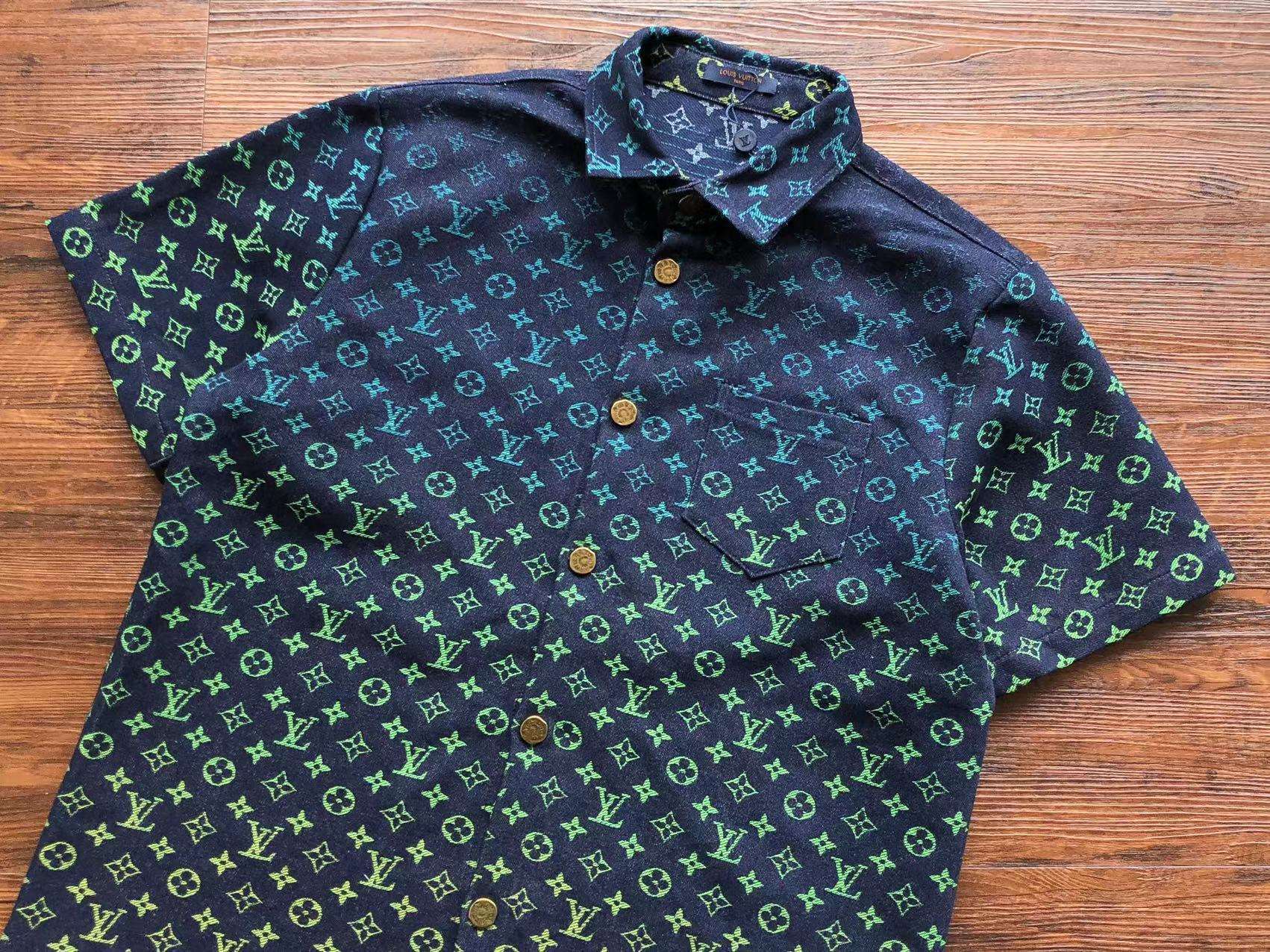 Alternative view of Camisa LV - SS23