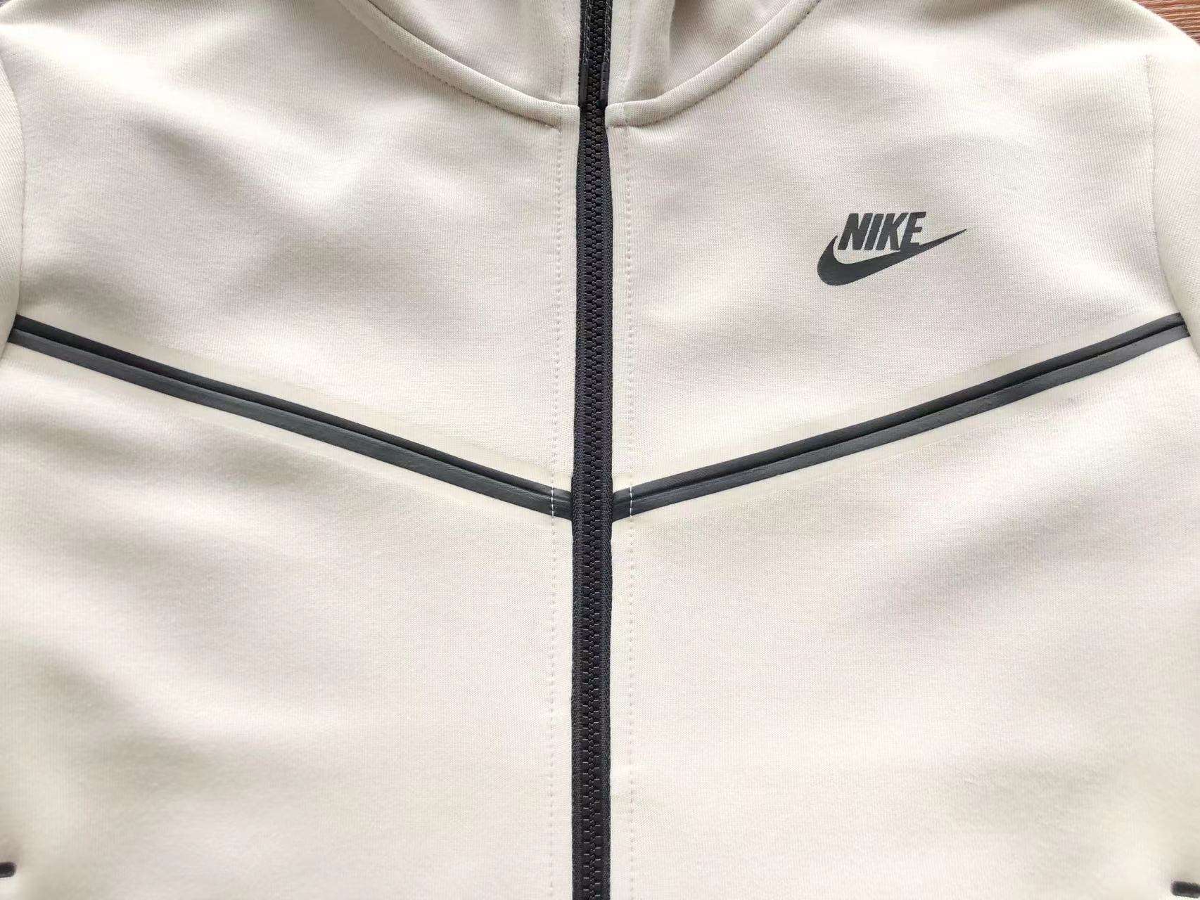 Conjunto de Chándal Nike Tech Fleece Blanco - Imagen 4