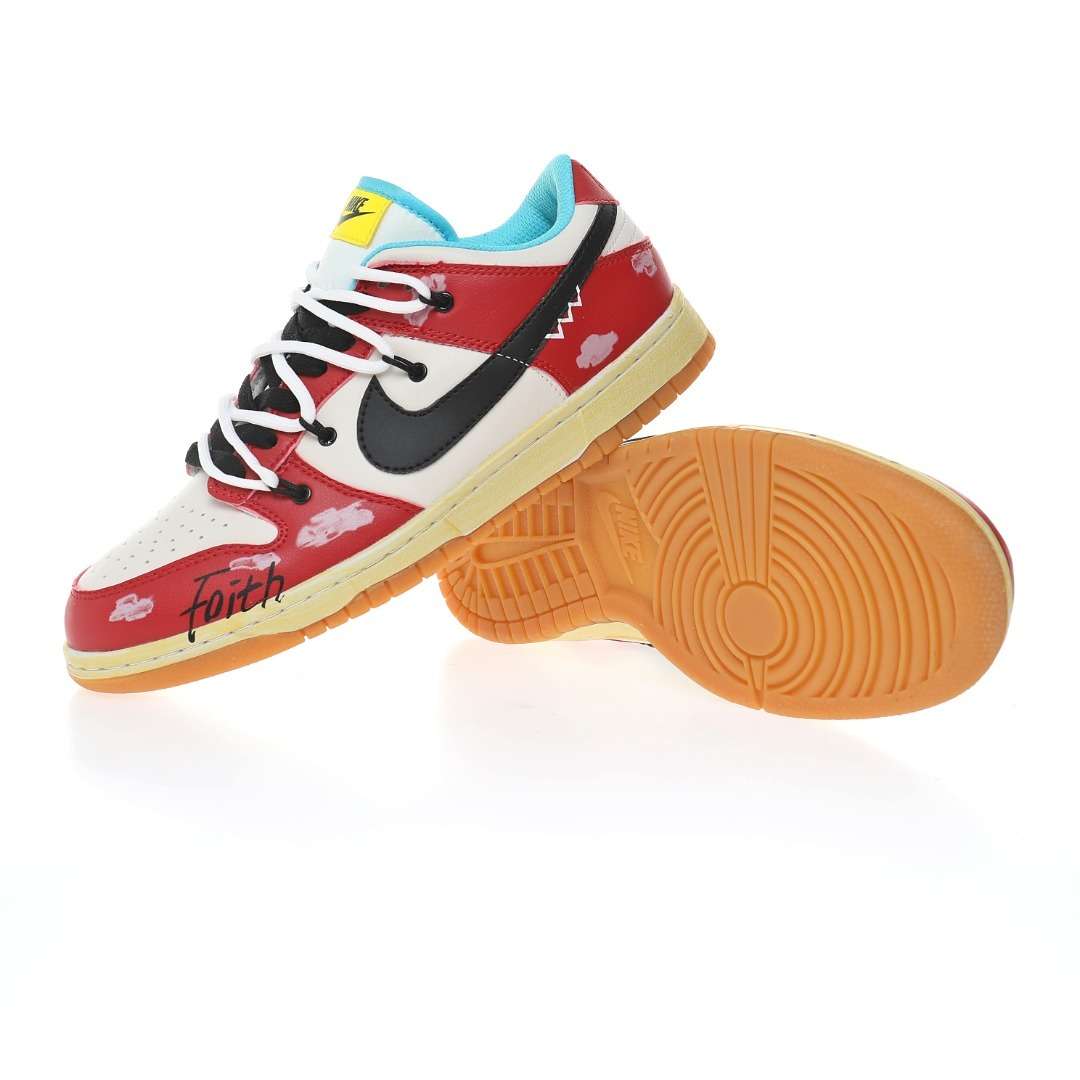Alternative view of Nike SB Dunk Low "Chicago"