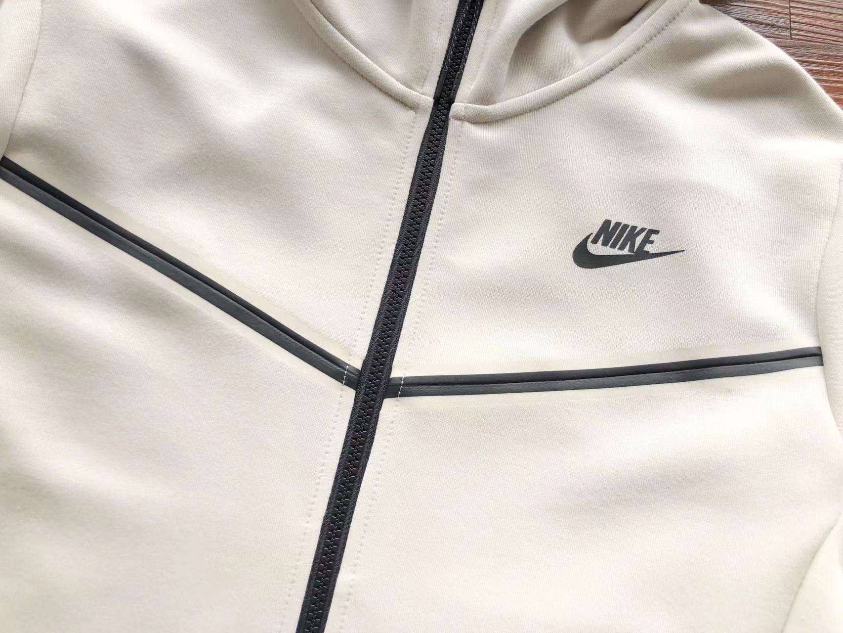 Conjunto de Chándal Nike Tech Fleece Blanco - Imagen 3