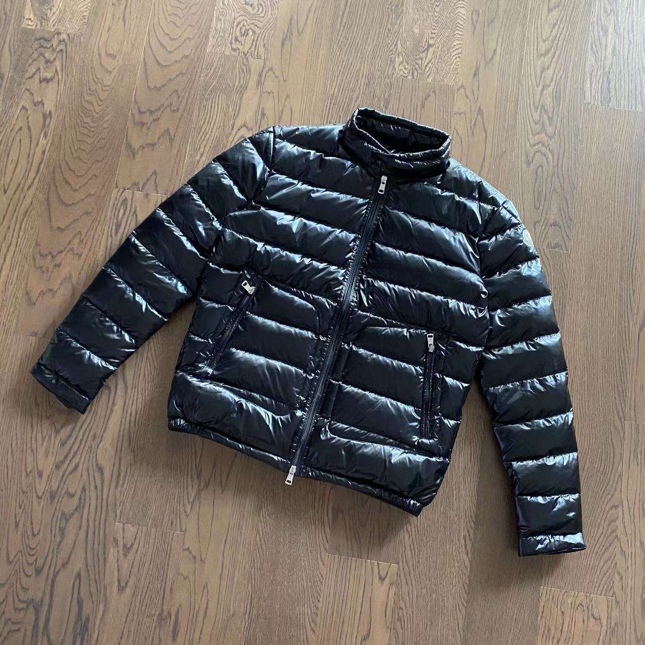Alternative view of Chaqueta Moncler "Comic" - SS22