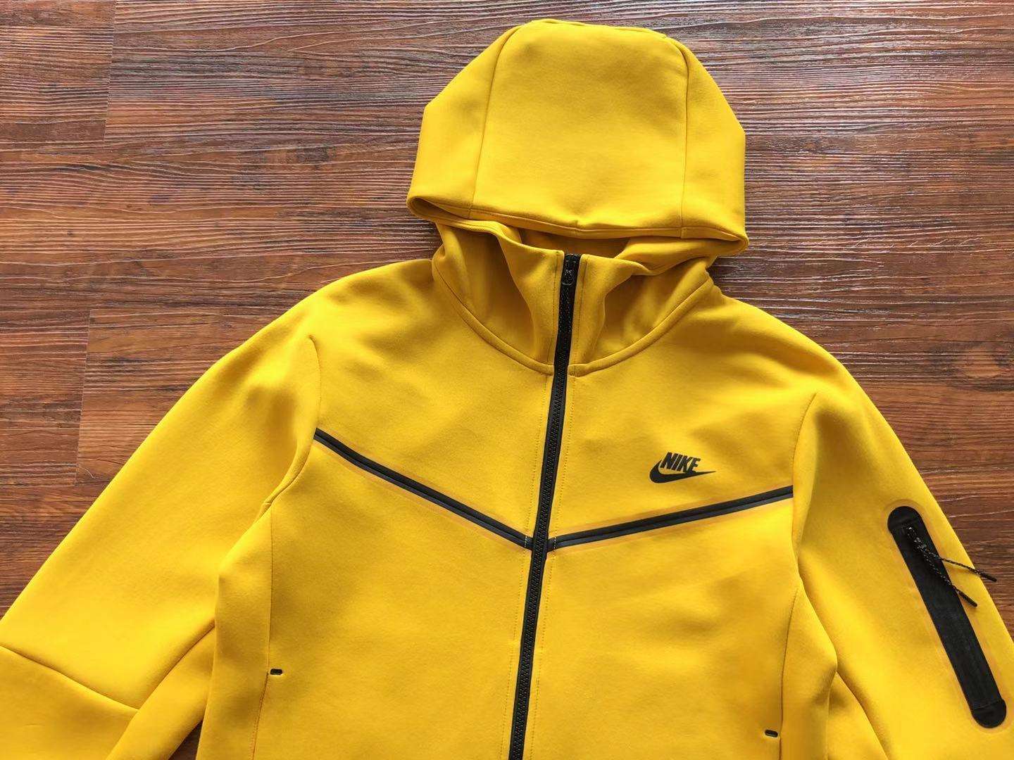 Alternative view of Conjunto de Chándal Nike Tech Fleece Amarillo