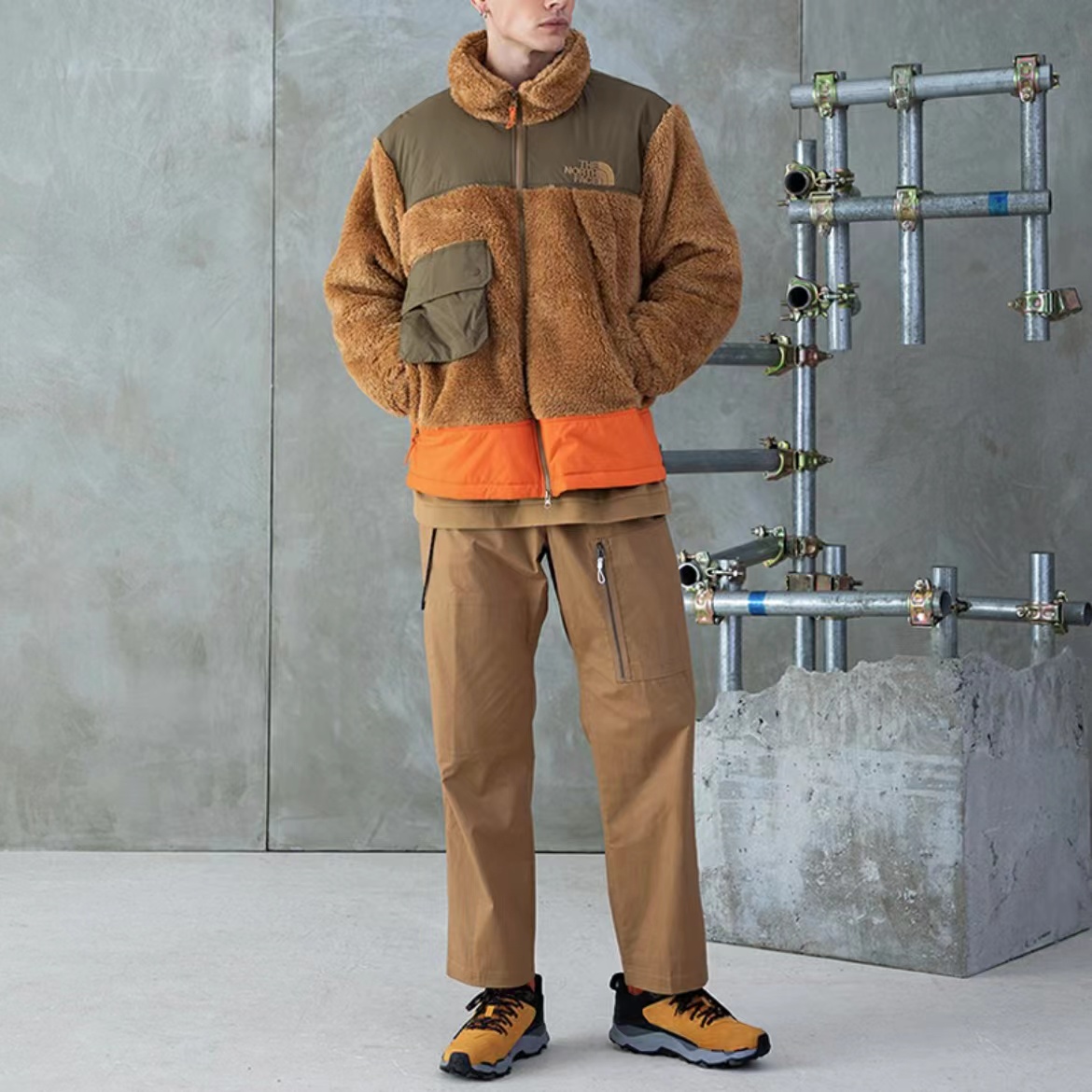 Alternative view of Chaqueta TNF