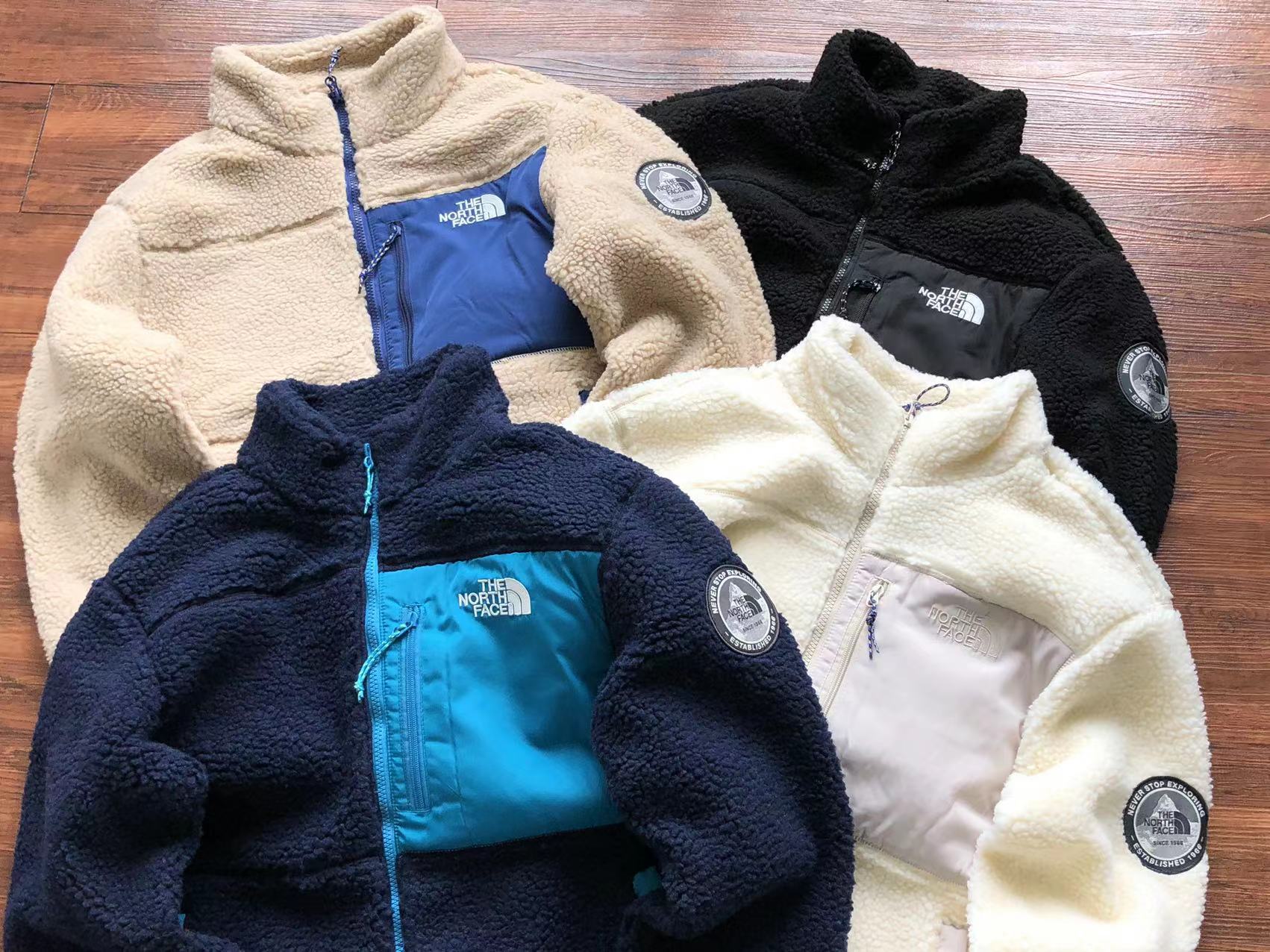 Alternative view of Chaqueta TNF
