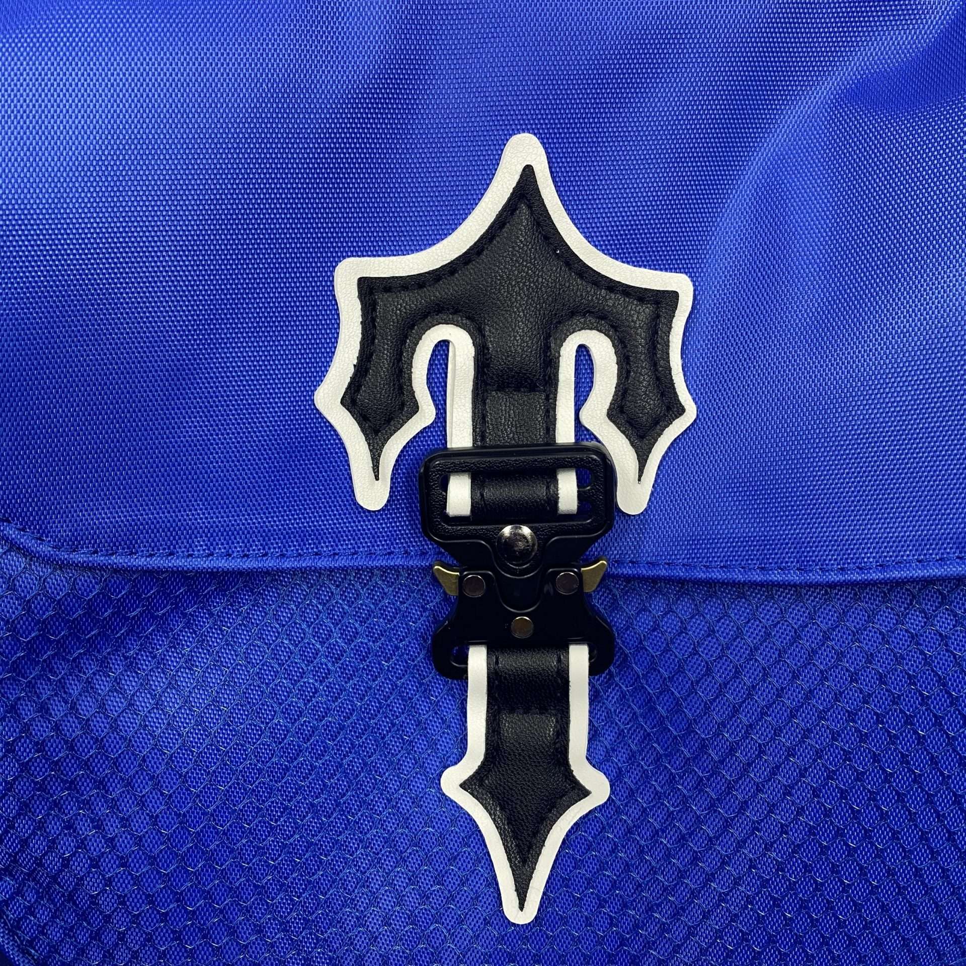Alternative view of Bandolera Trapstar - Color Azul Oscuro
