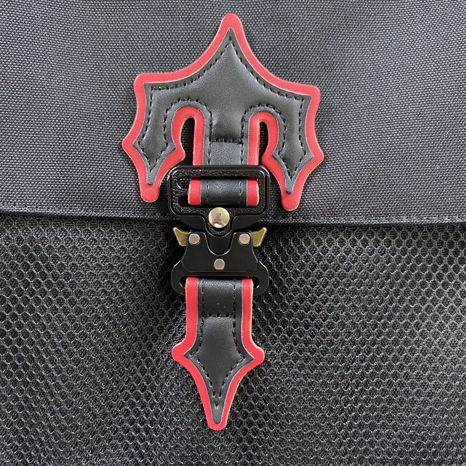 Alternative view of Bandolera Trapstar
