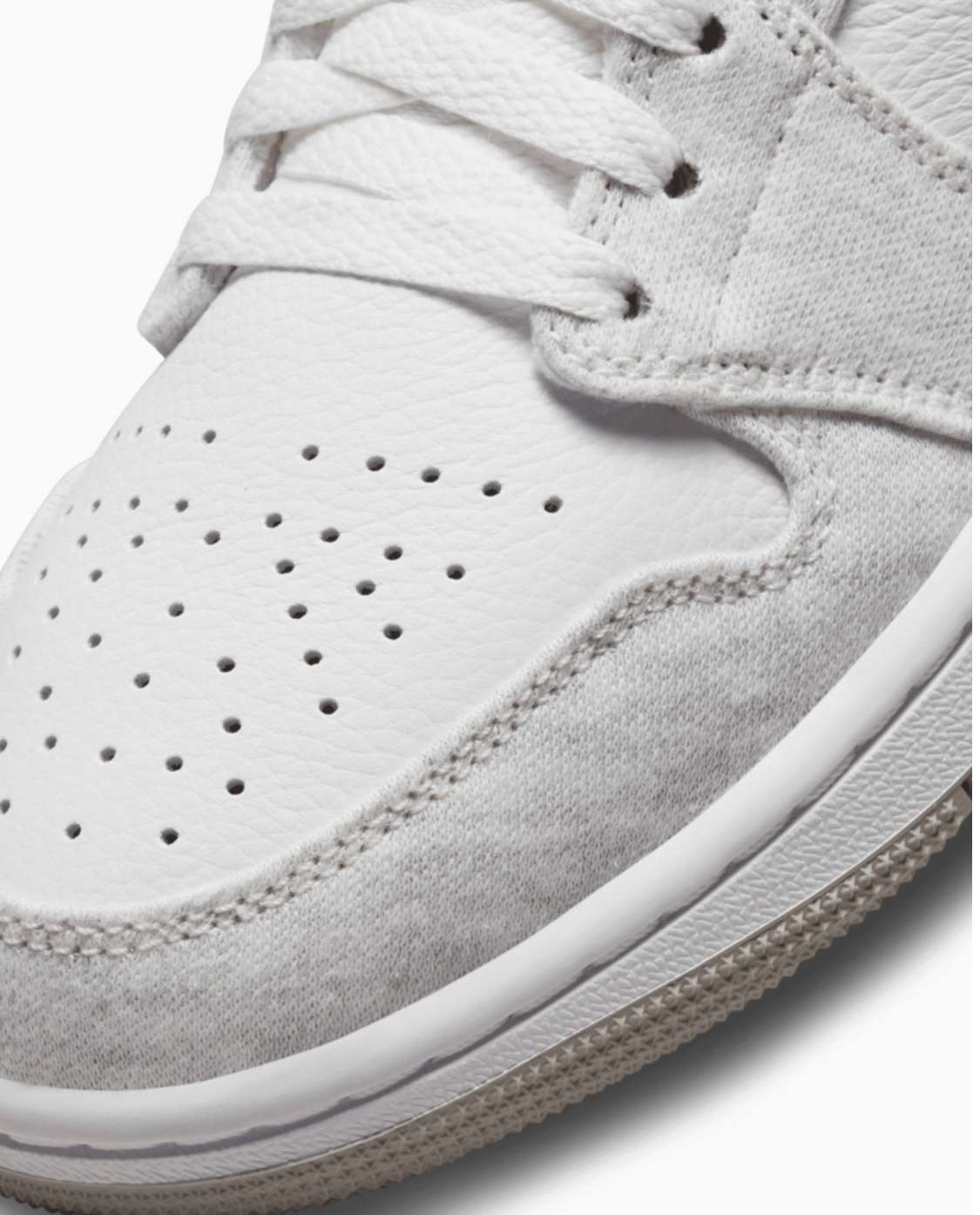 Jordan 1 Mid "Light Iron Oreo" - Imagen 11