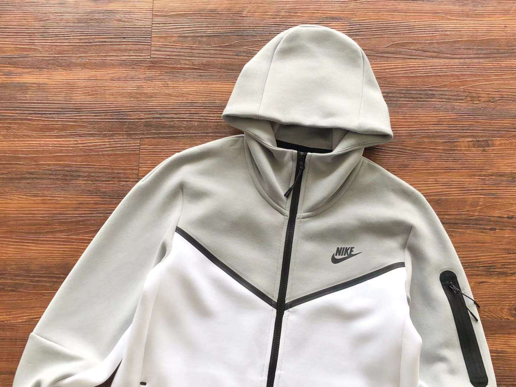 Chándal Nike Tech Fleece - Gris y Blanco - Imagen 22