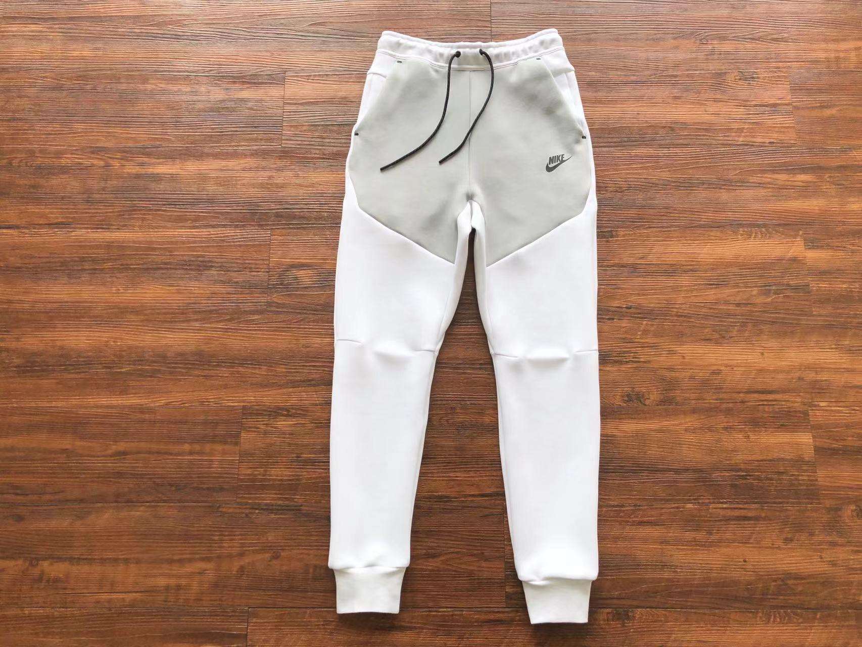 Chándal Nike Tech Fleece - Gris y Blanco - Imagen 3