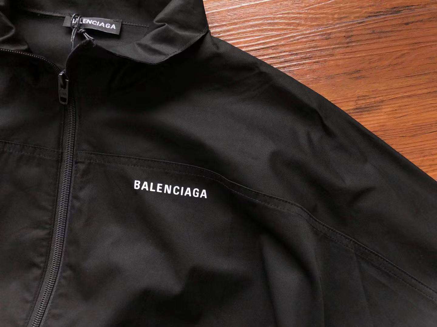 Alternative view of Chaqueta Balenciaga Black Edition - BB23
