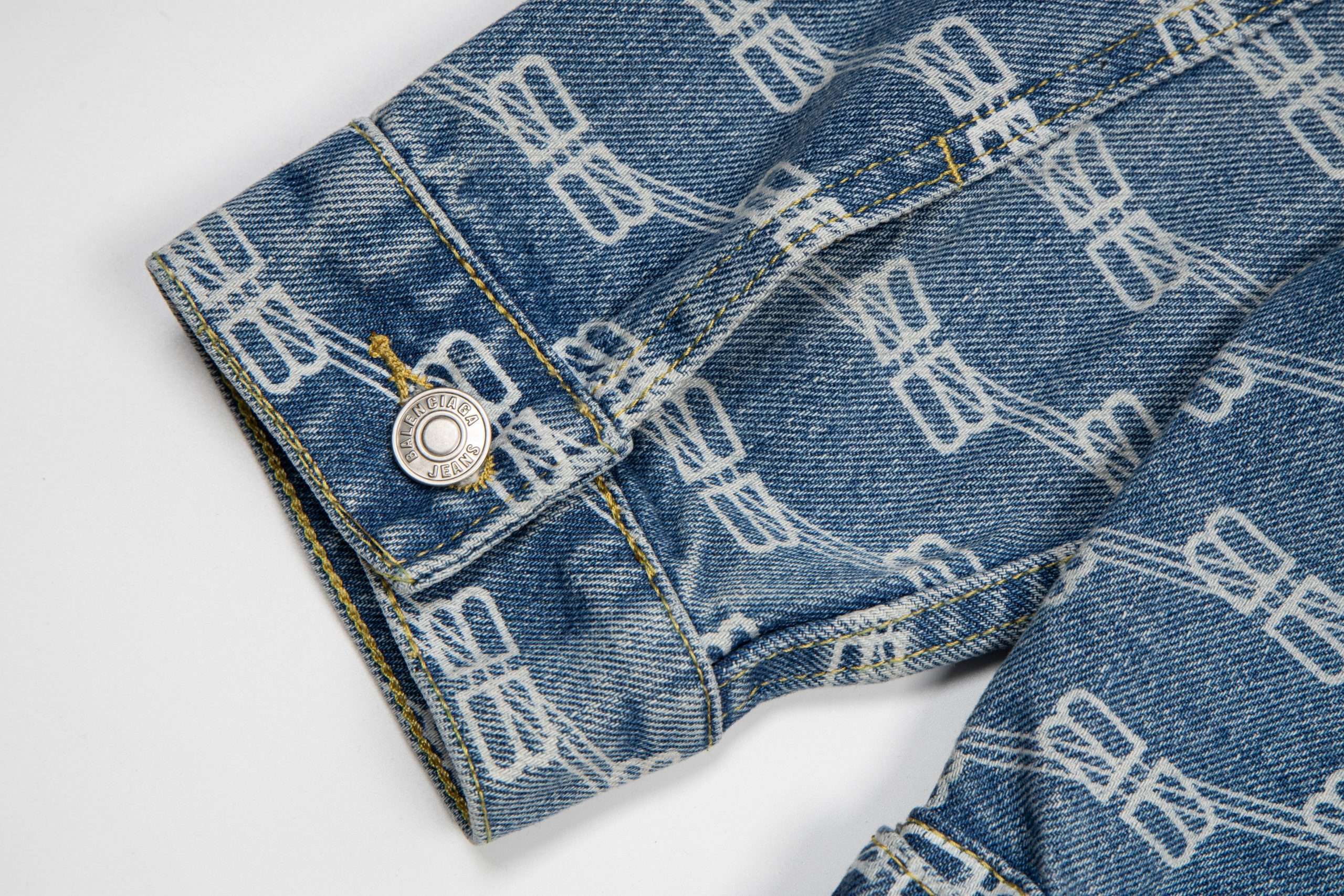 Chaqueta Vaquera Balenciaga Monograma BB - SS23 - Imagen 5