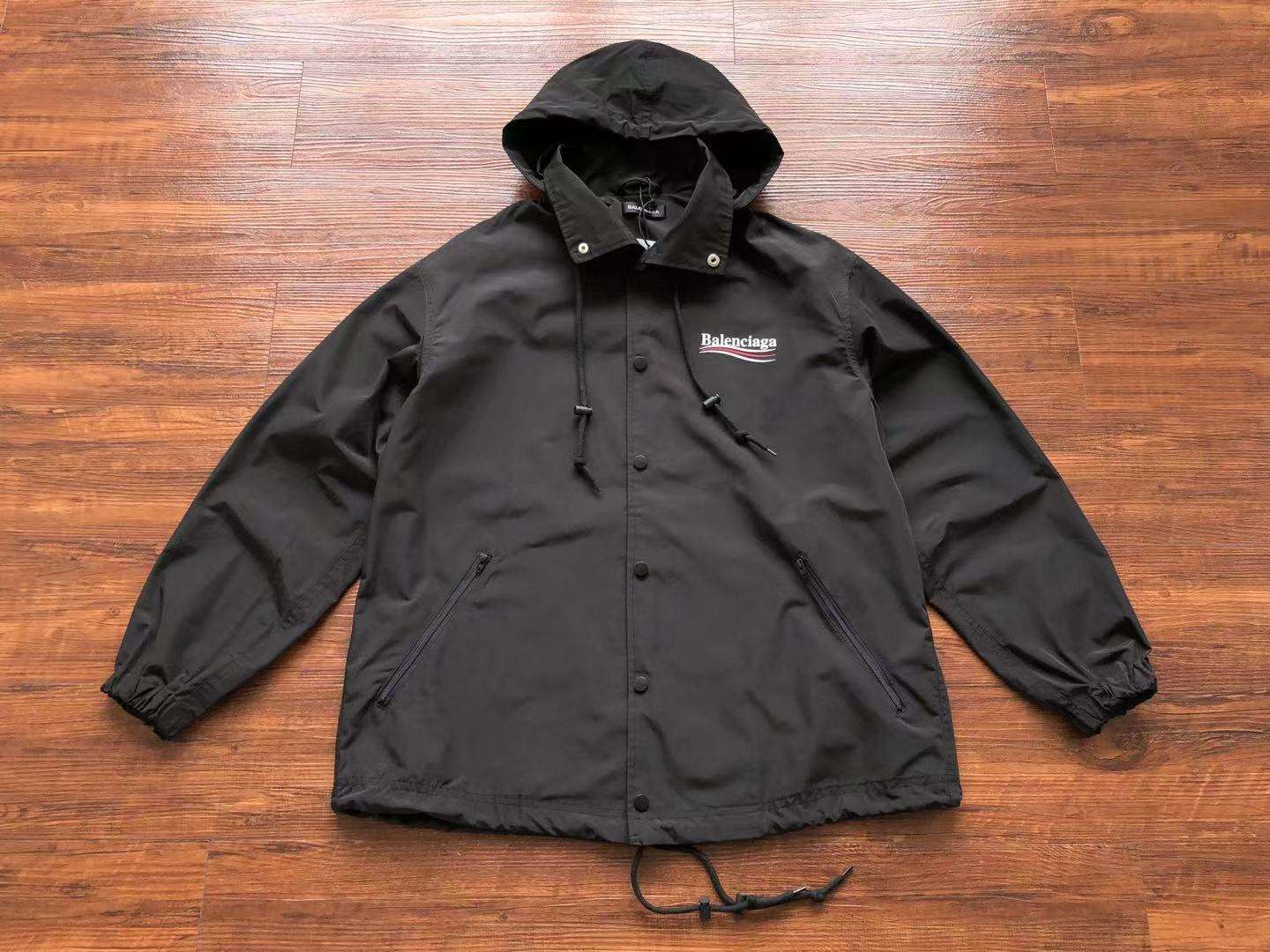 Alternative view of Chaqueta Cortavientos Balenciaga - Basic