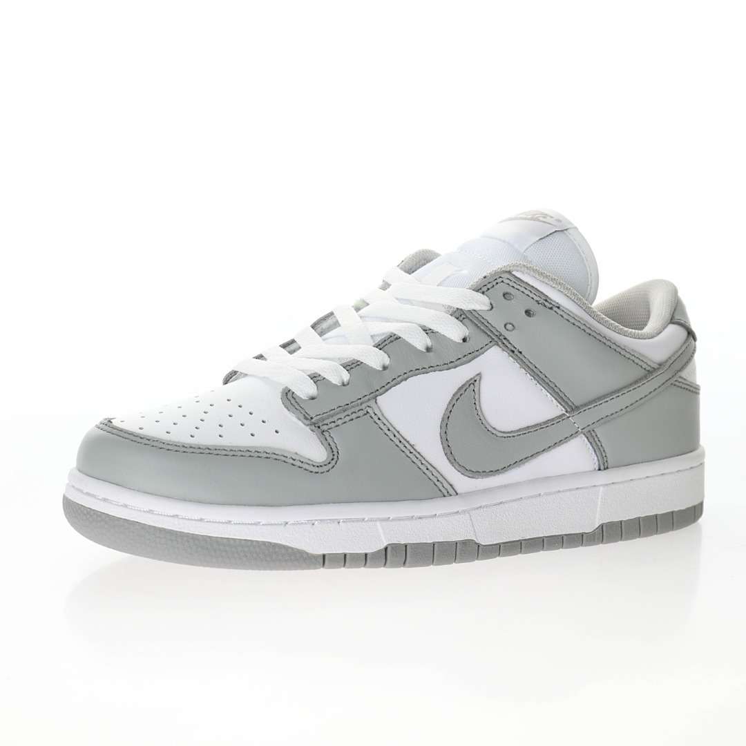 Alternative view of Nike SB Dunk Low"Photon Dust"