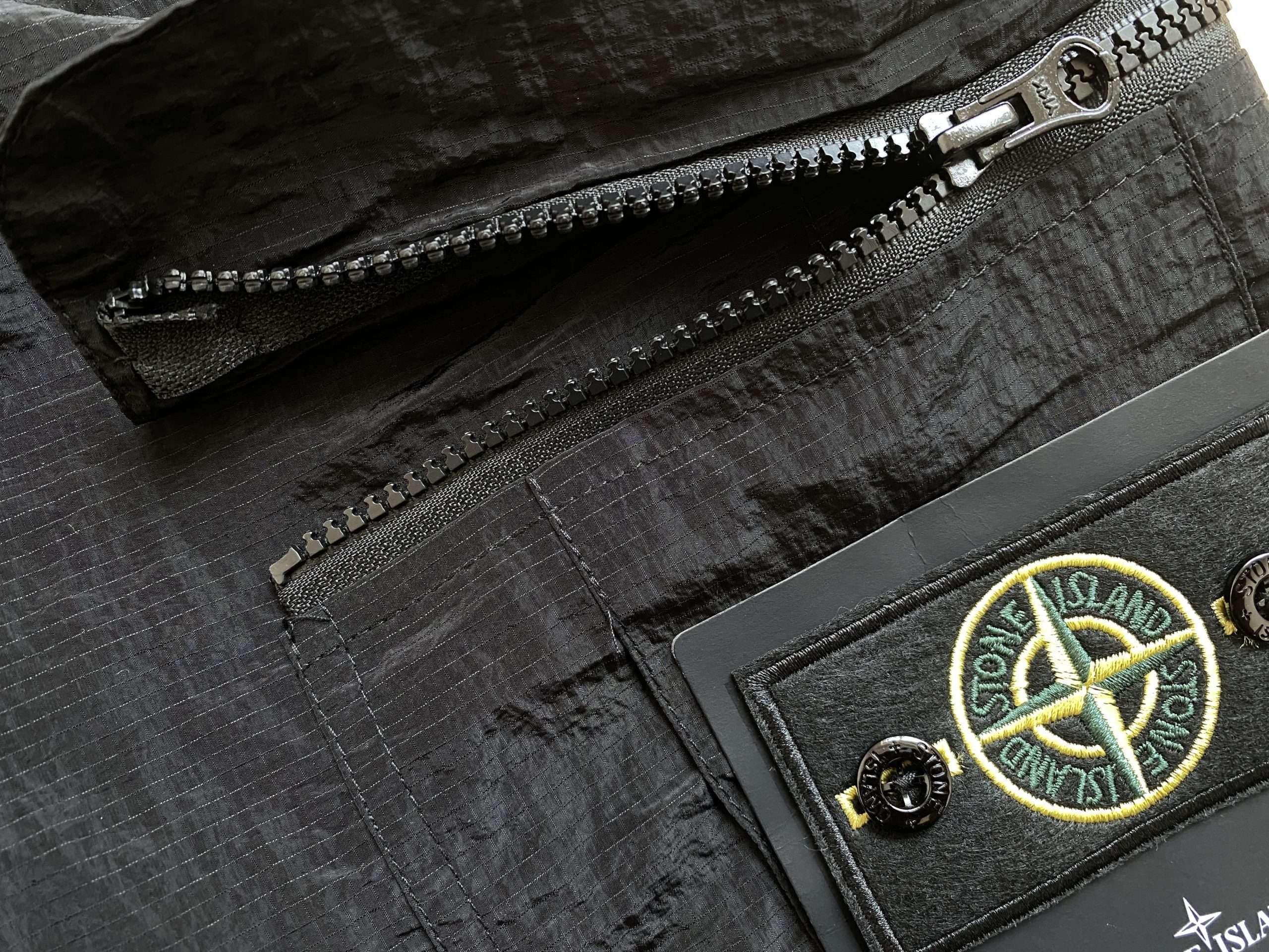 Pantalón Corto Stone Island “Cargo” - Imagen 8