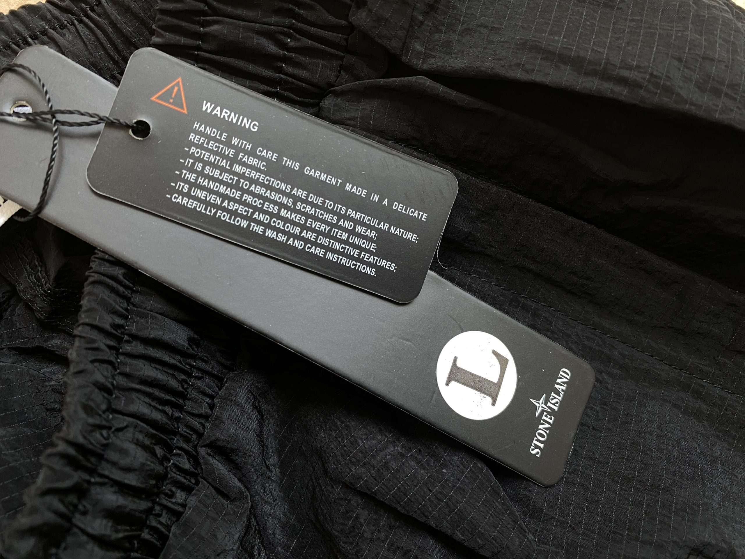 Pantalón Corto Stone Island “Cargo” - Imagen 10