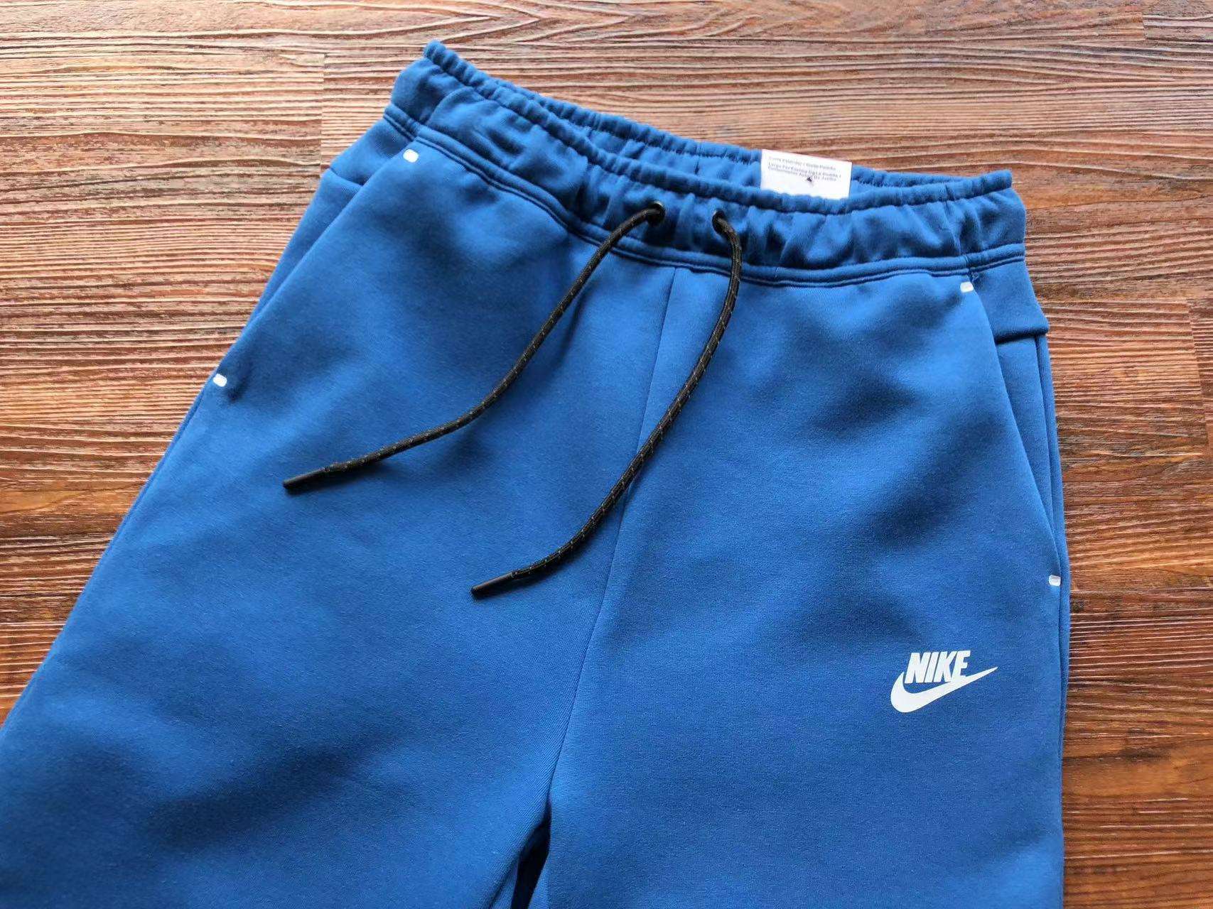 Pantalones Cortos Nike Tech Fleece - Imagen 45