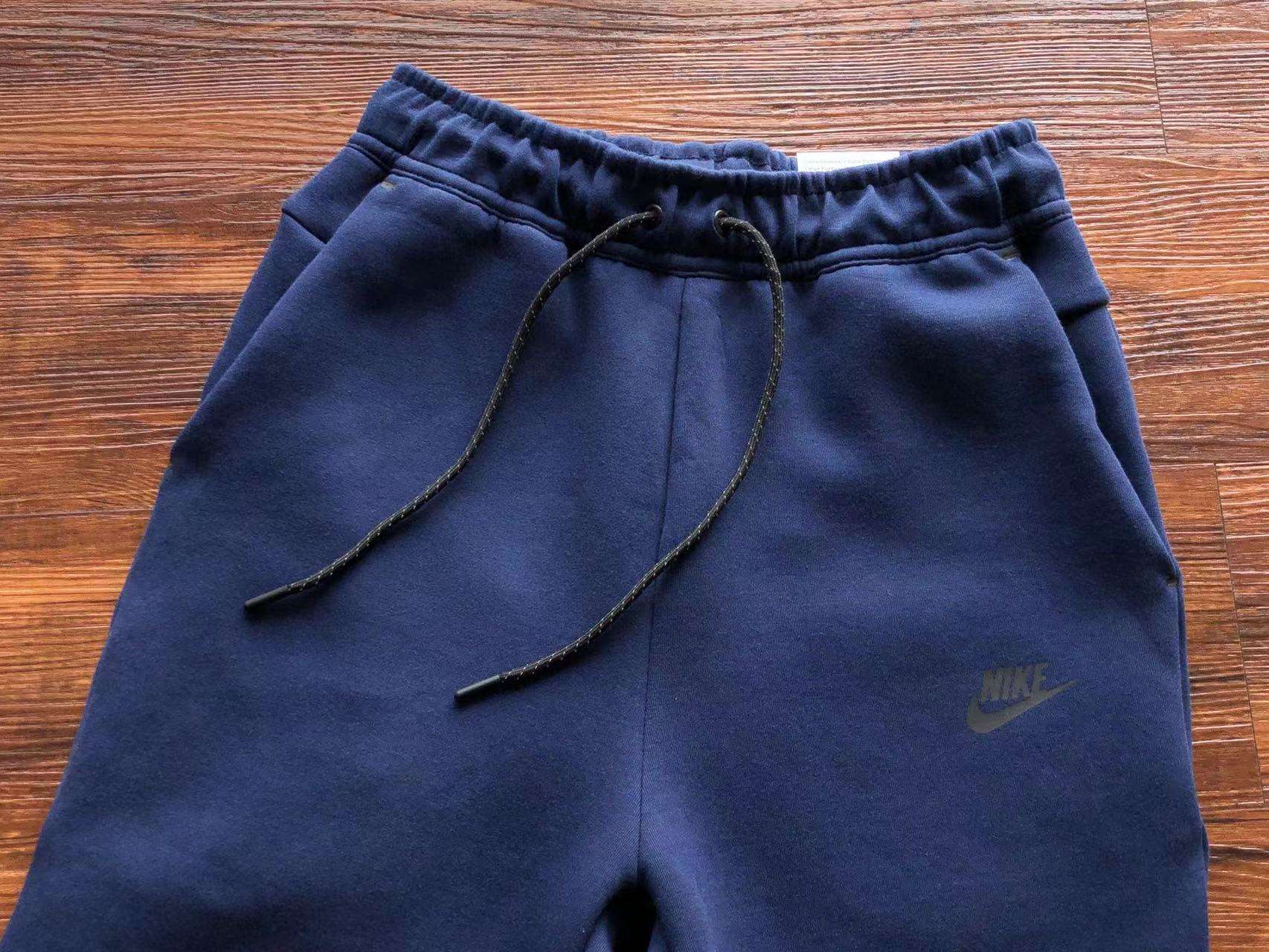Pantalones Cortos Nike Tech Fleece - Imagen 49