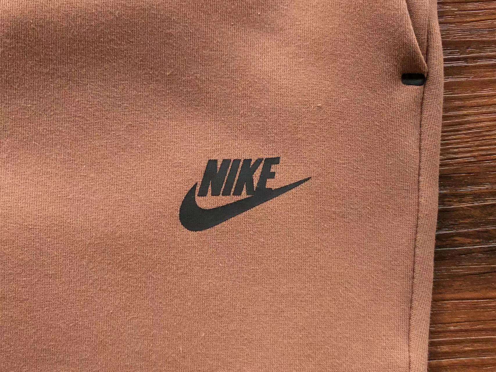 Pantalones Cortos Nike Tech Fleece - Imagen 24