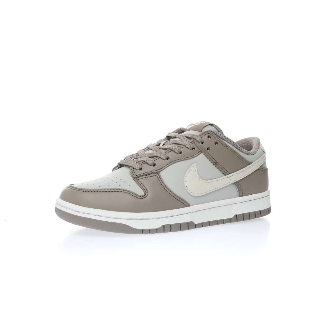 Alternative view of Nike SB Dunk Low"Bear Grey/White"
