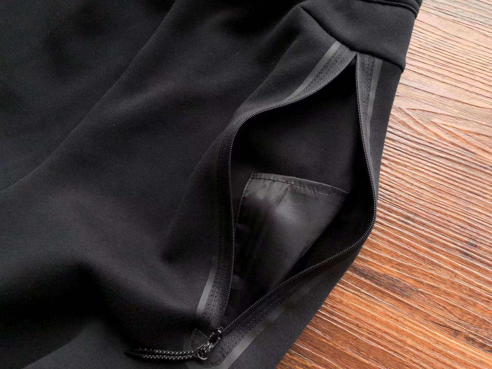Pantalones Cortos Nike Tech Fleece - Imagen 70