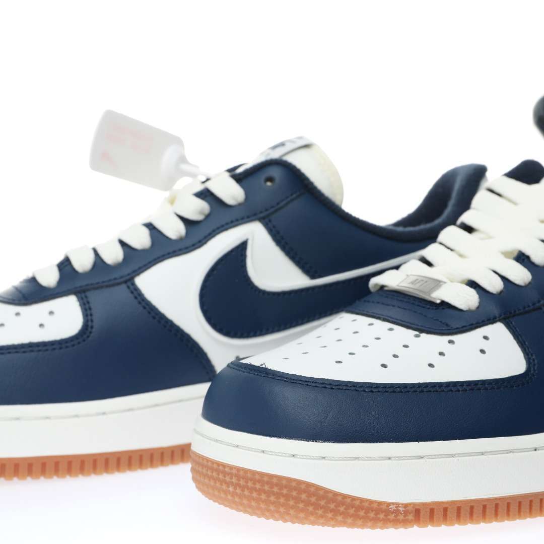 Nike Air Force 1’07 Low LX"Navy/White/Gum" - Imagen 7