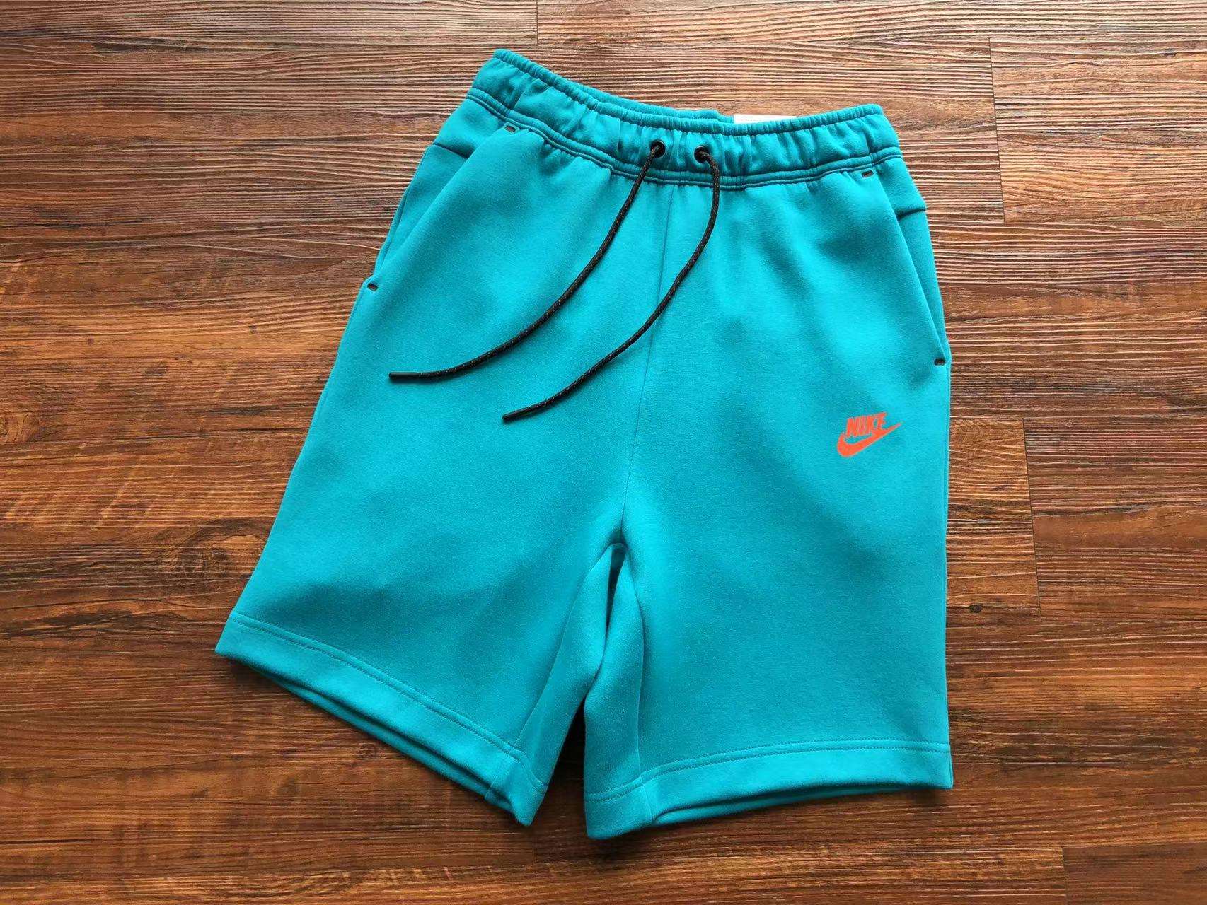 Pantalones Cortos Nike Tech Fleece - Imagen 60