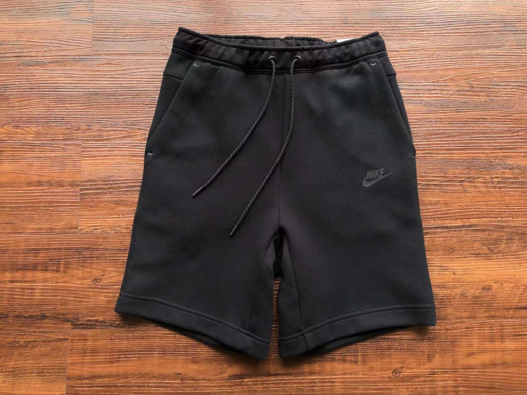 Pantalones Cortos Nike Tech Fleece - Imagen 66
