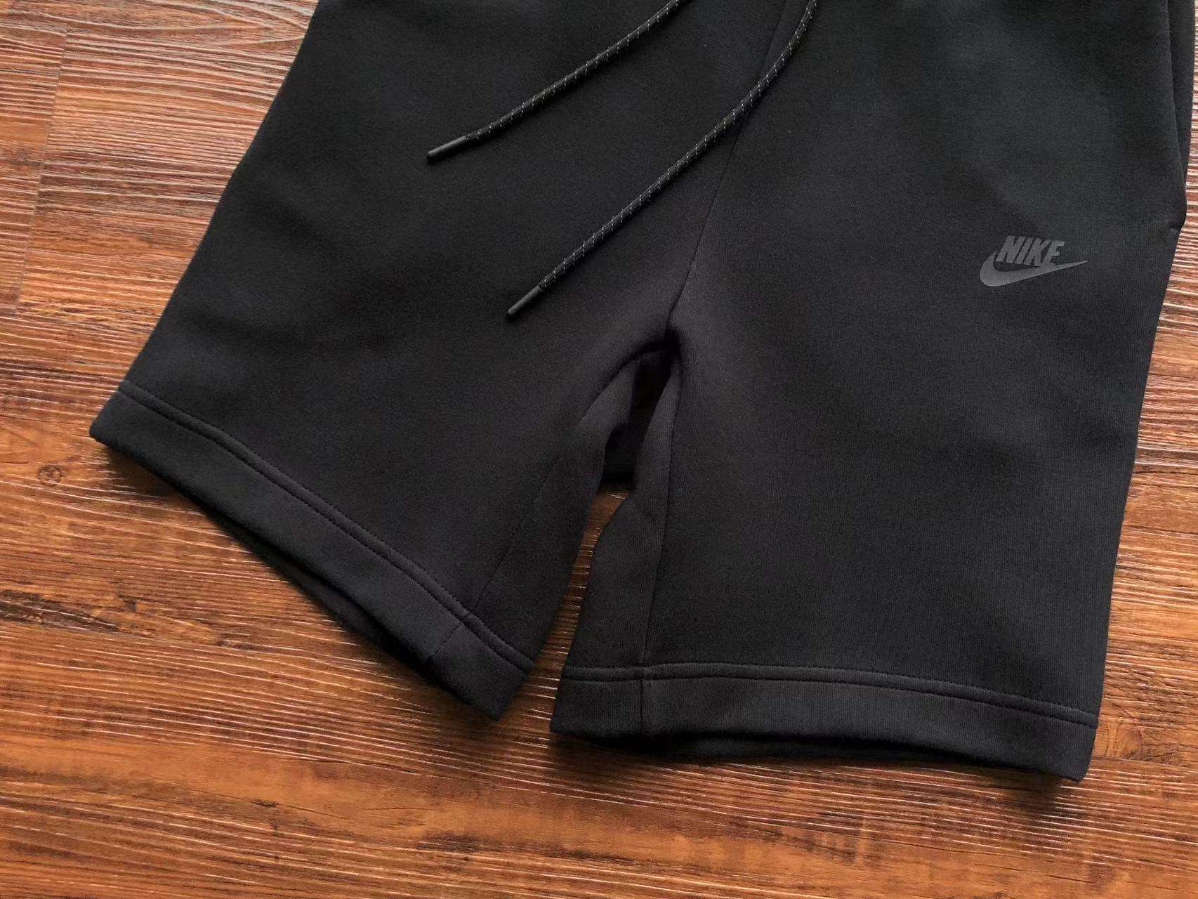 Pantalones Cortos Nike Tech Fleece - Imagen 67