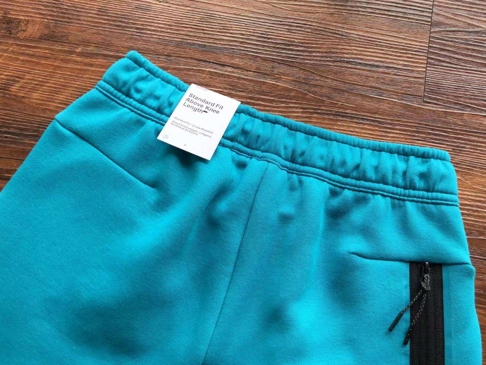 Pantalones Cortos Nike Tech Fleece - Imagen 63