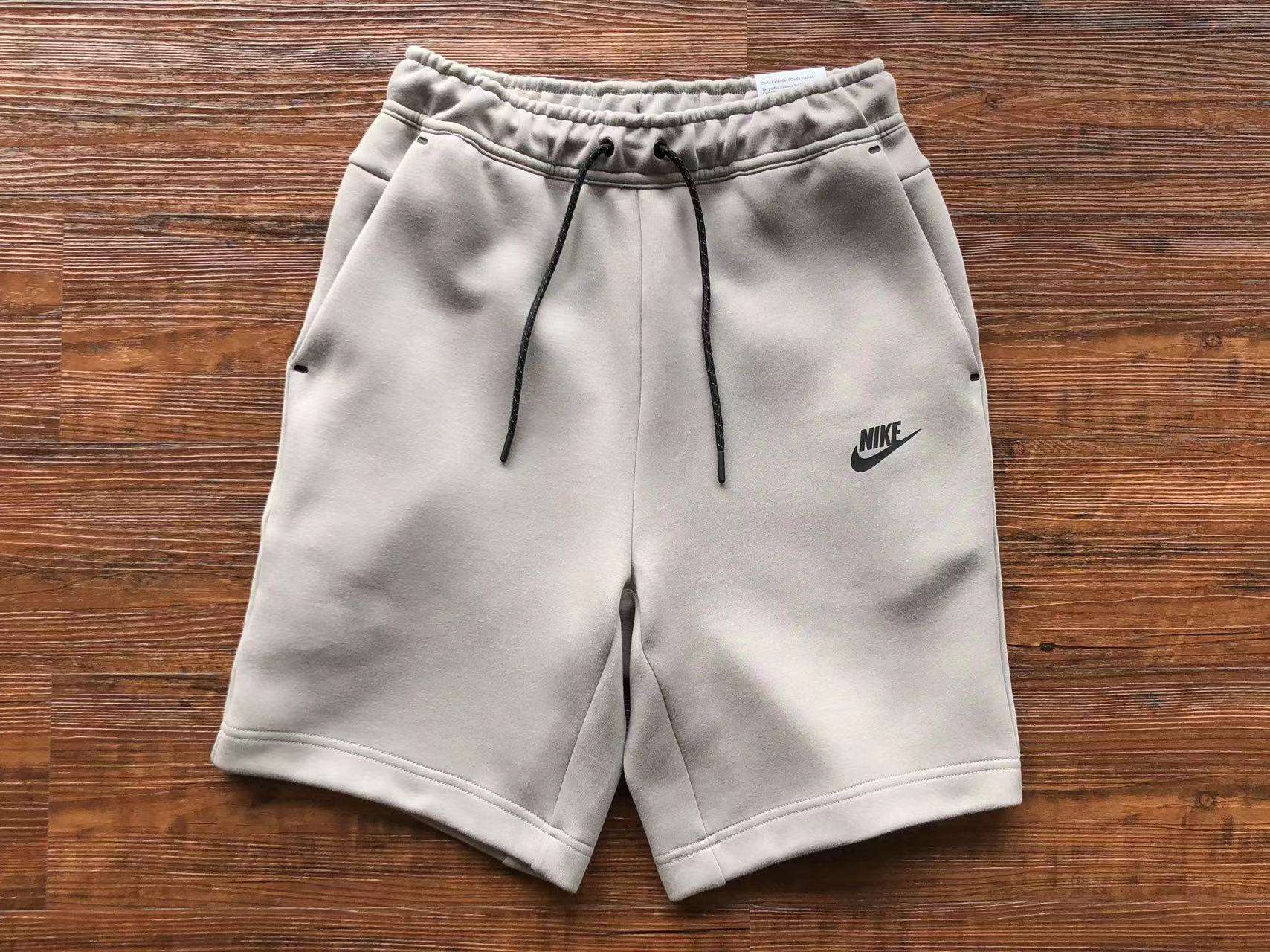Pantalones Cortos Nike Tech Fleece - Imagen 10