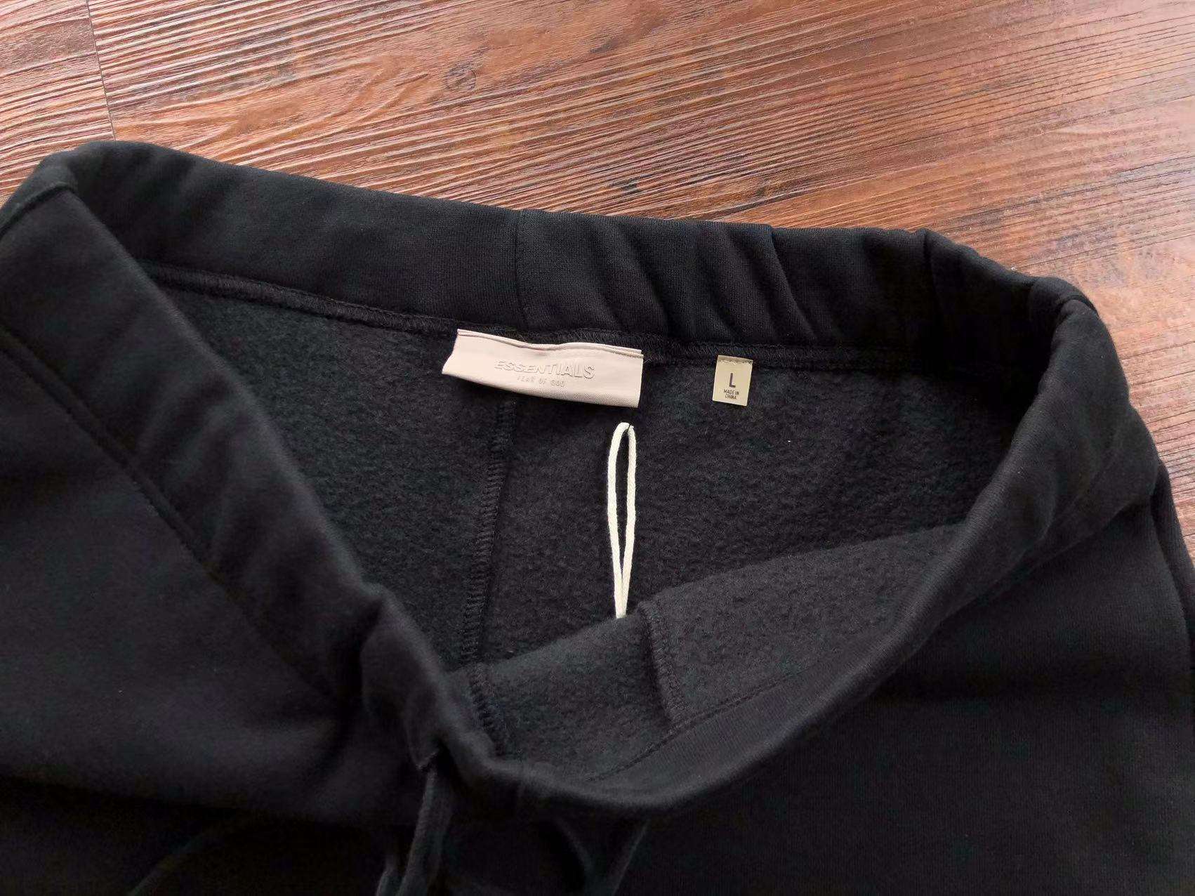 Pantalones Cortos Essentials - SS23 - Imagen 9