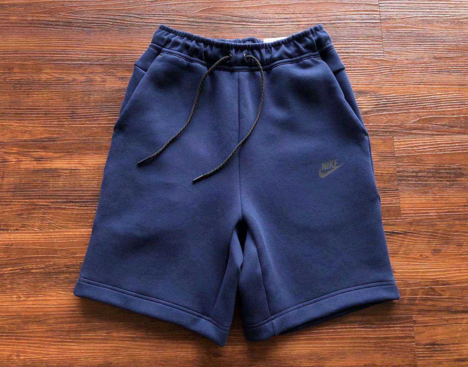 Pantalones Cortos Nike Tech Fleece - Imagen 48