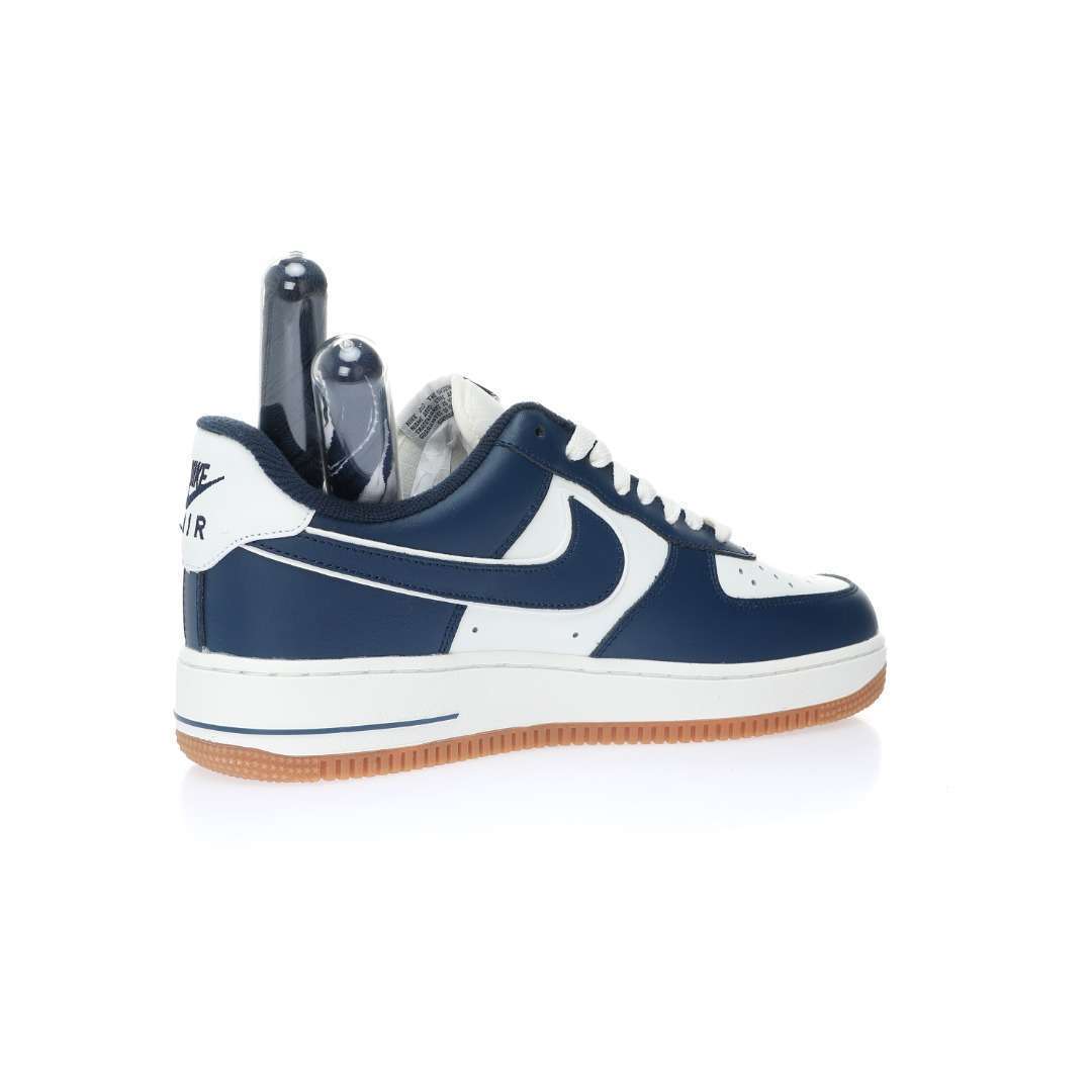 Nike Air Force 1’07 Low LX"Navy/White/Gum" - Imagen 3