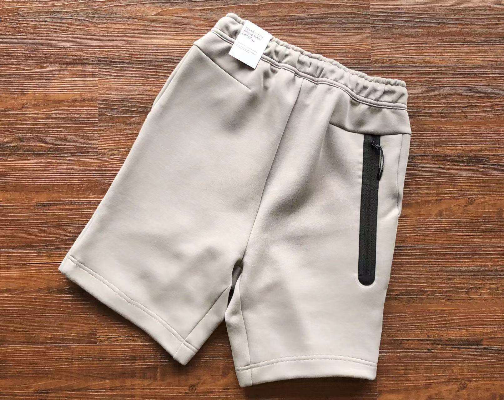 Pantalones Cortos Nike Tech Fleece - Imagen 8