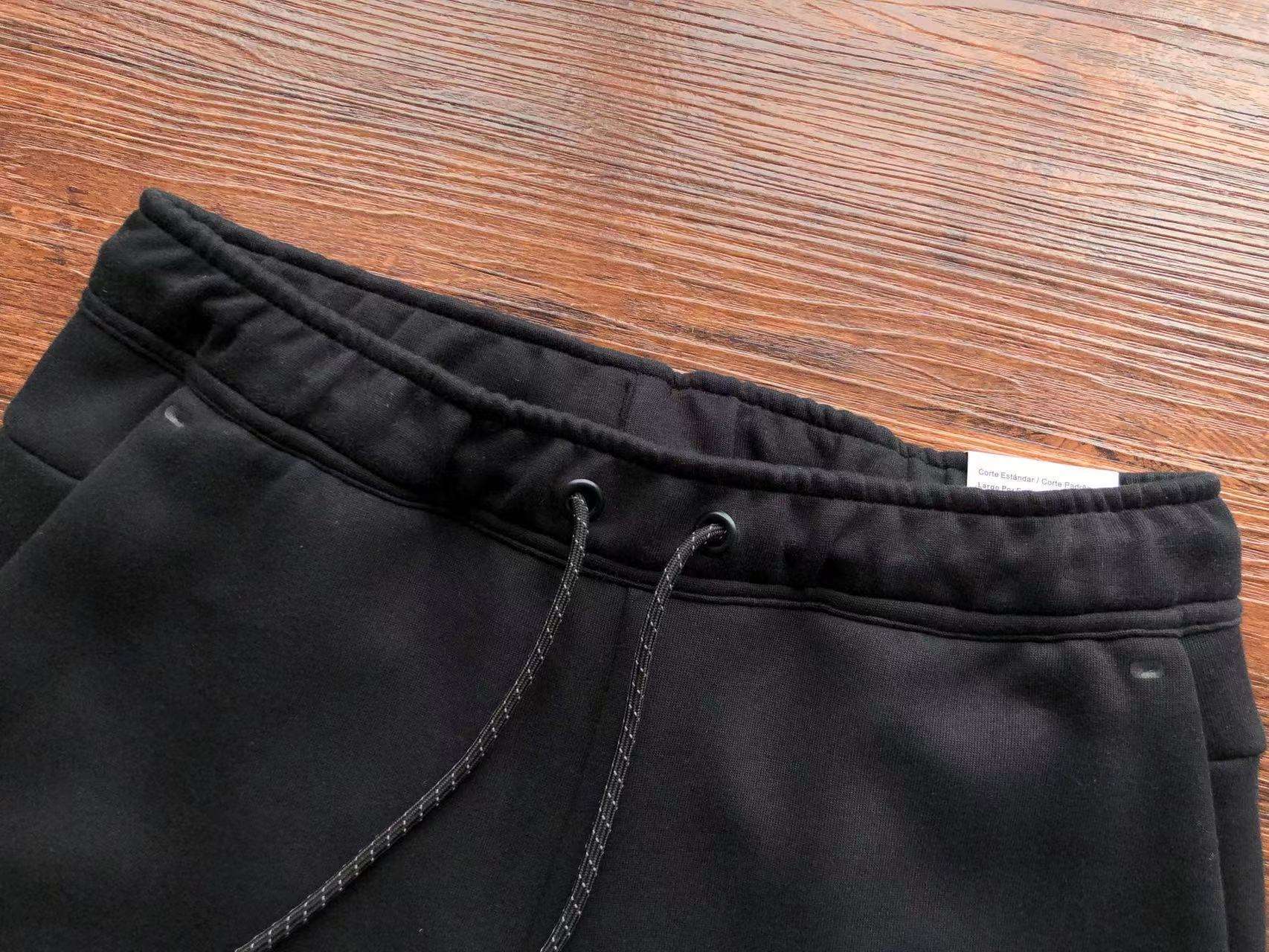 Pantalones Cortos Nike Tech Fleece - Imagen 71