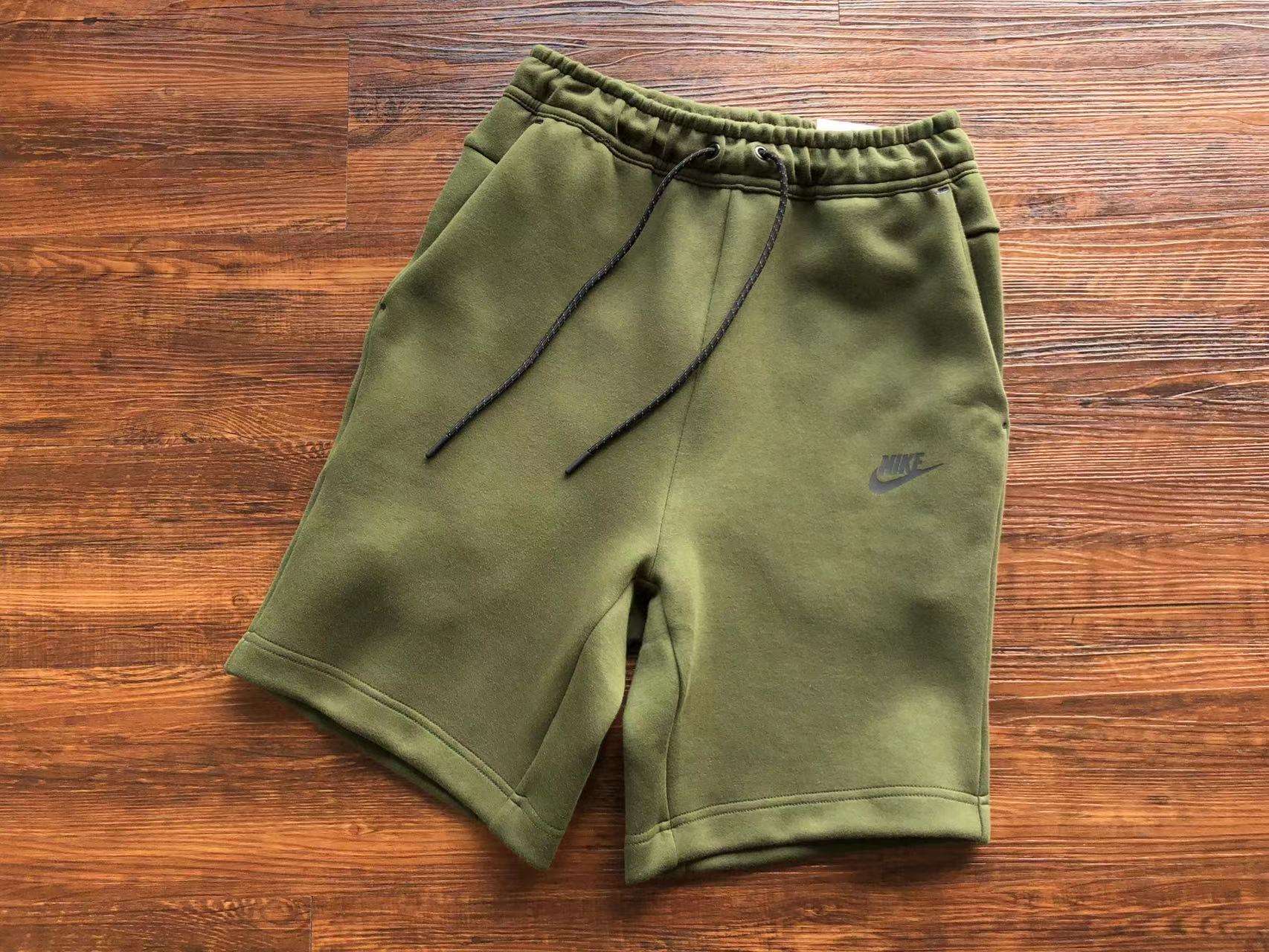Pantalones Cortos Nike Tech Fleece - Imagen 74