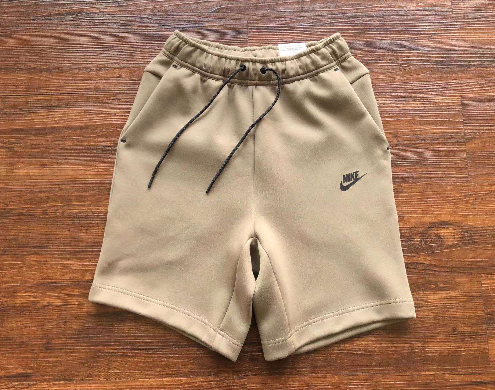 Pantalones Cortos Nike Tech Fleece - Imagen 54