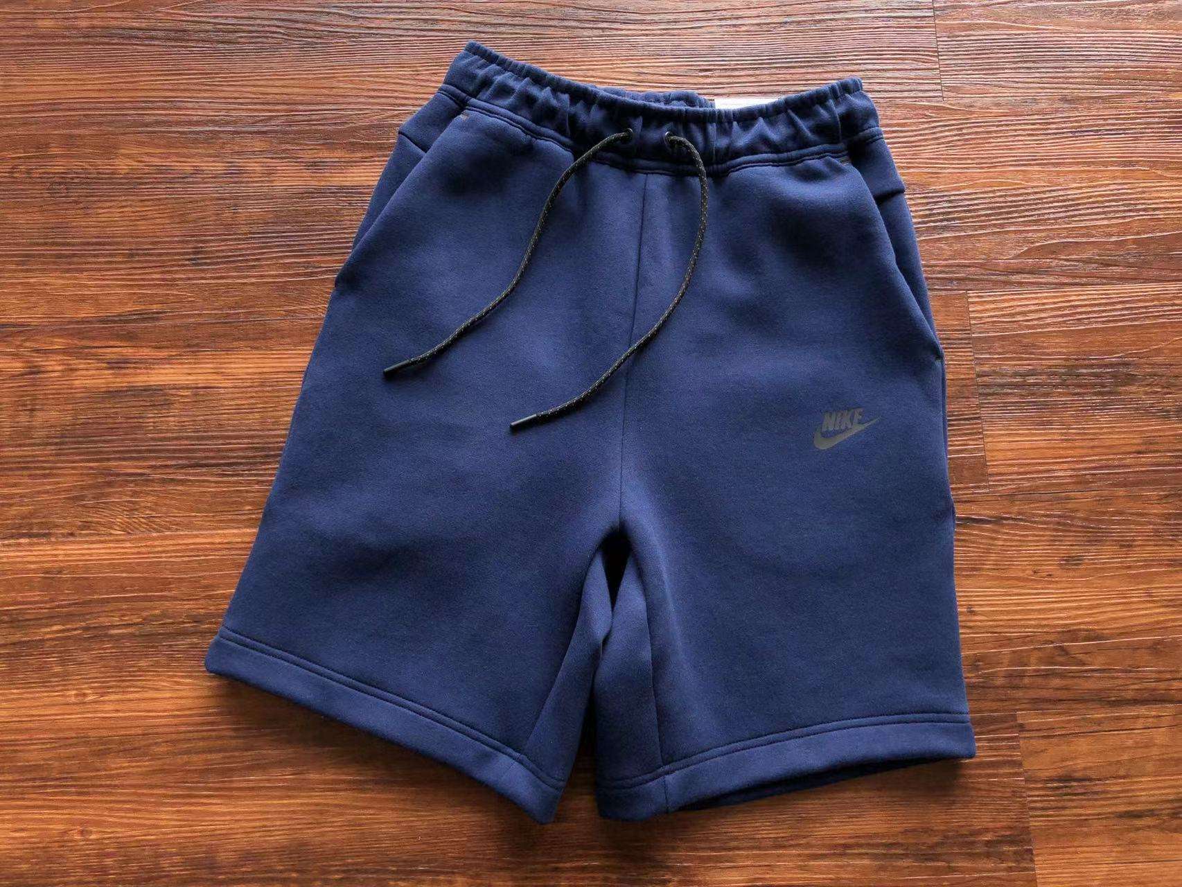Pantalones Cortos Nike Tech Fleece - Imagen 47