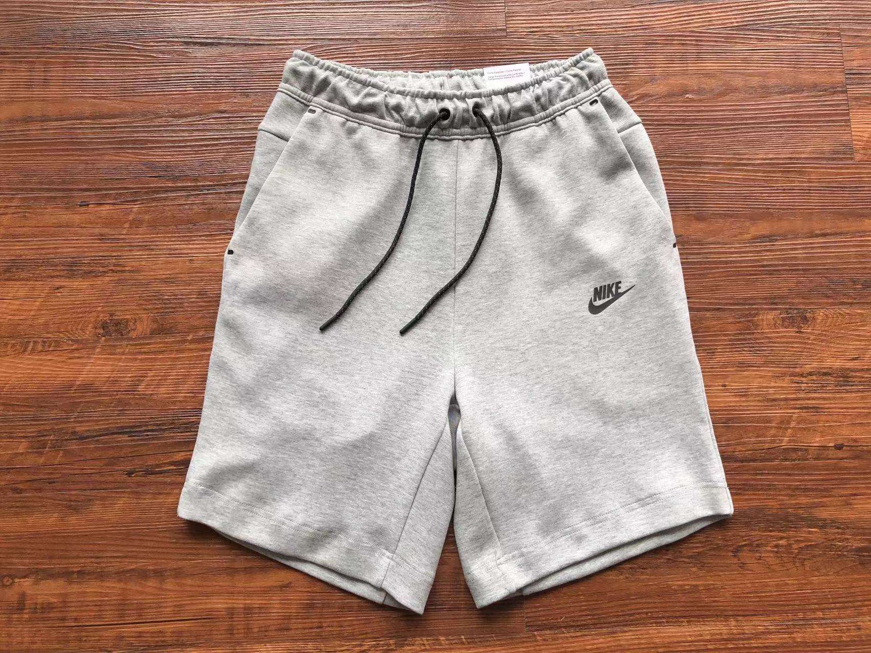 Pantalones Cortos Nike Tech Fleece - Imagen 14