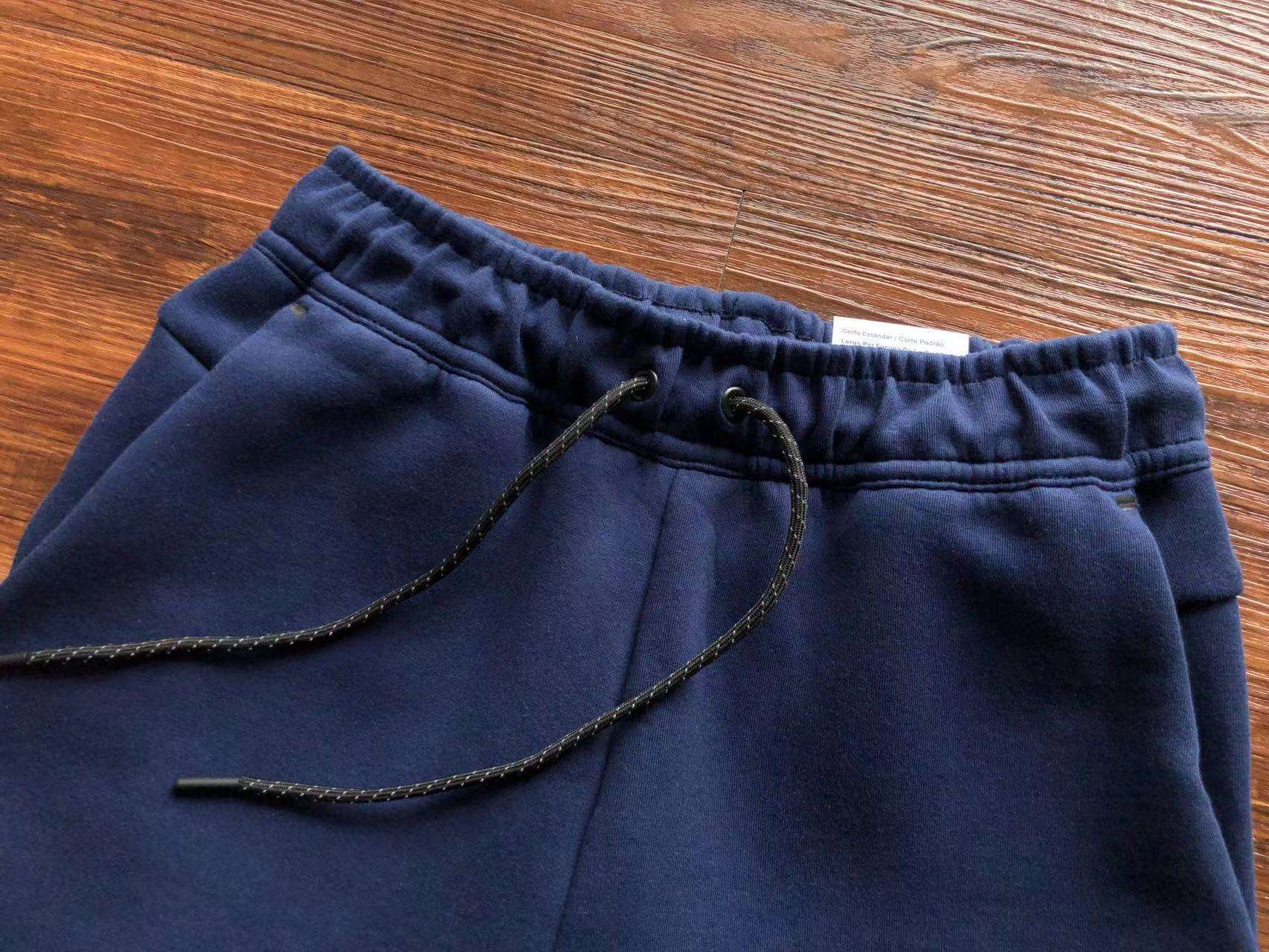 Pantalones Cortos Nike Tech Fleece - Imagen 53