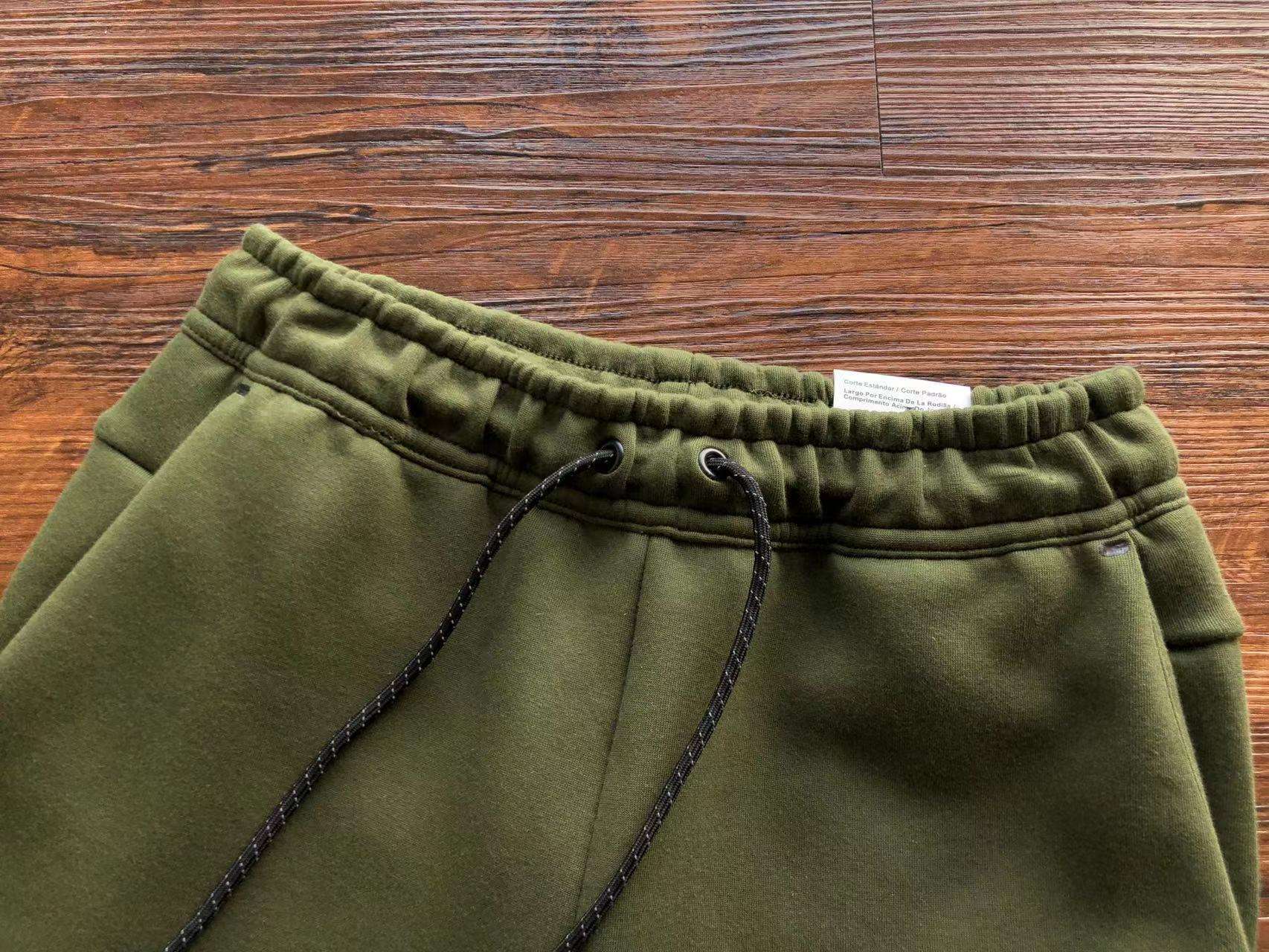 Pantalones Cortos Nike Tech Fleece - Imagen 77